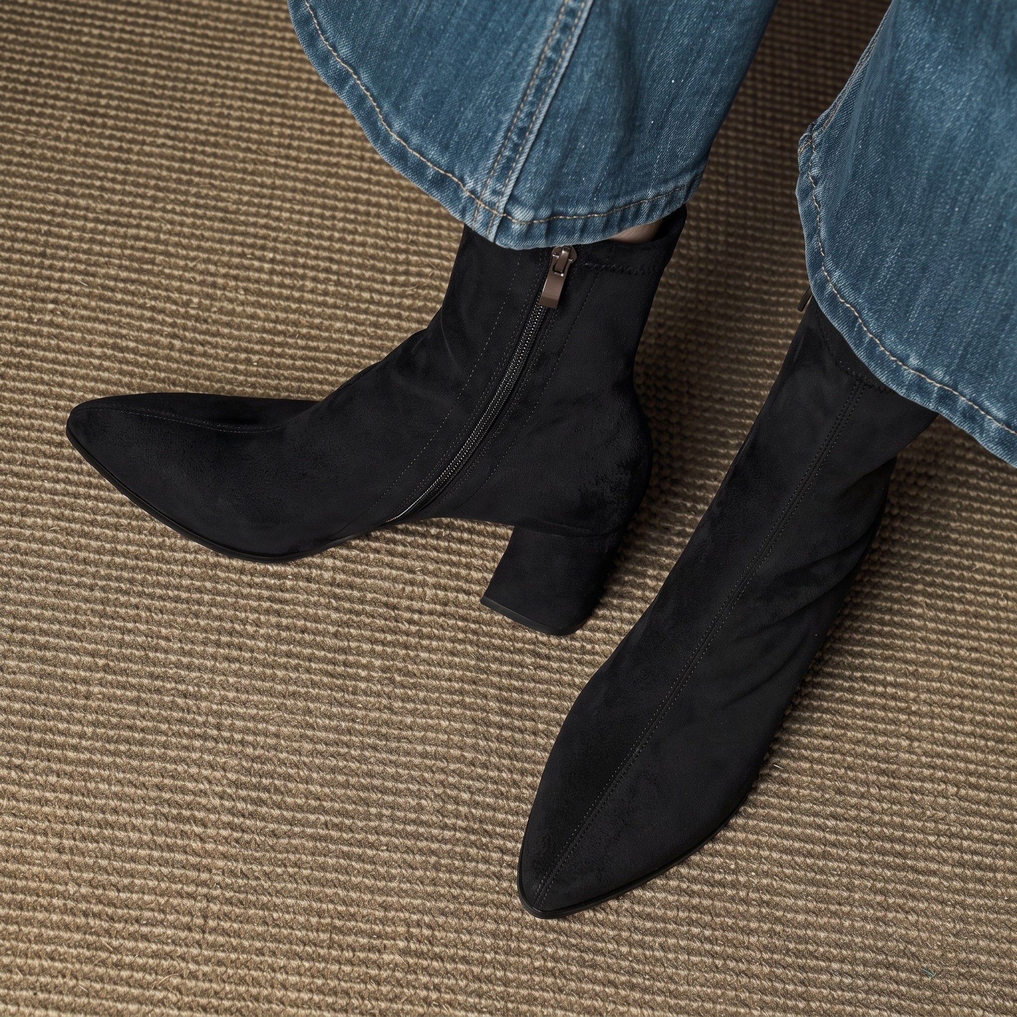 Charlotte - Women's Block Heel Ankle Boots with Pointed Toe - Boots - Black - Davies & Cooper