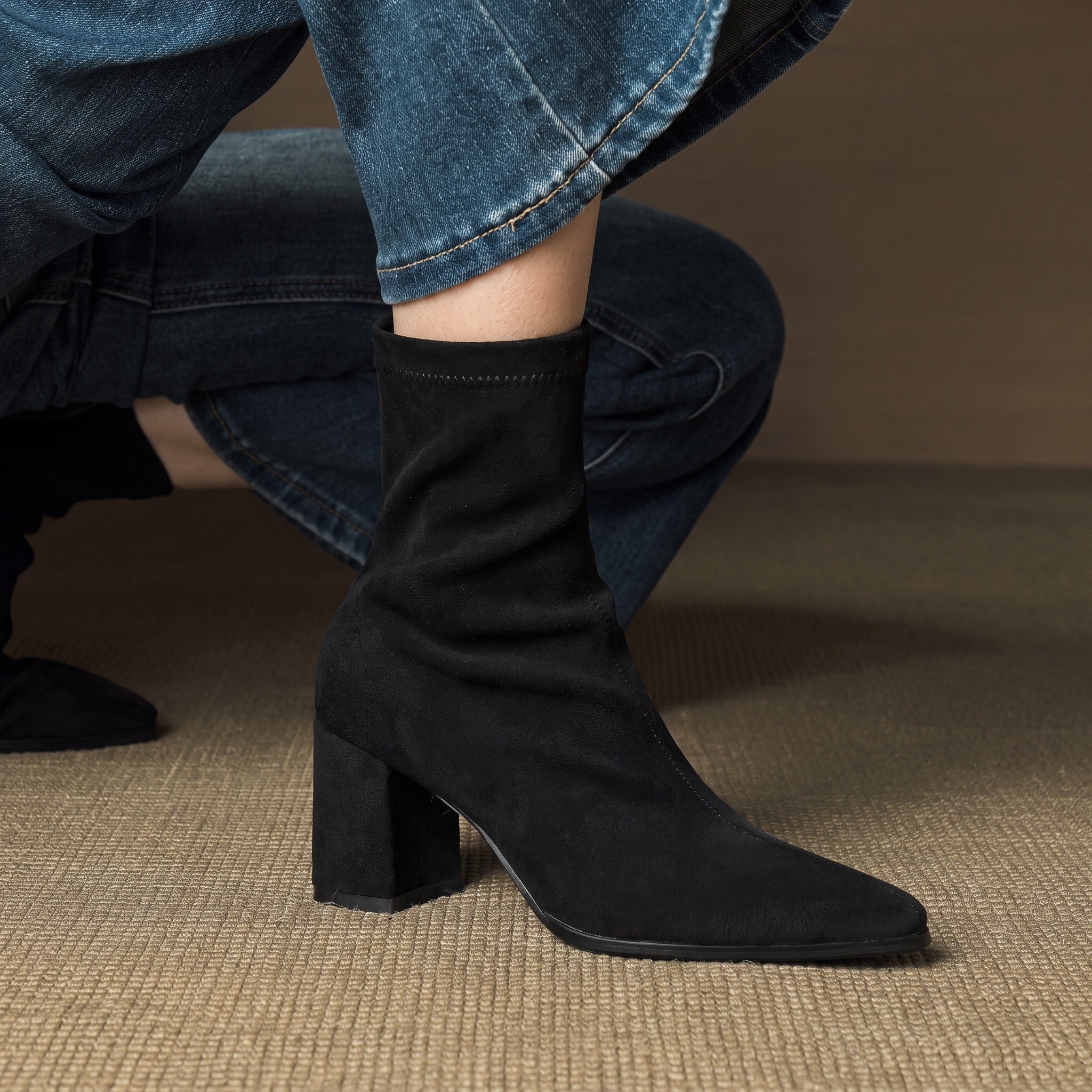 Charlotte - Women's Block Heel Ankle Boots with Pointed Toe - Boots - Black - Davies & Cooper