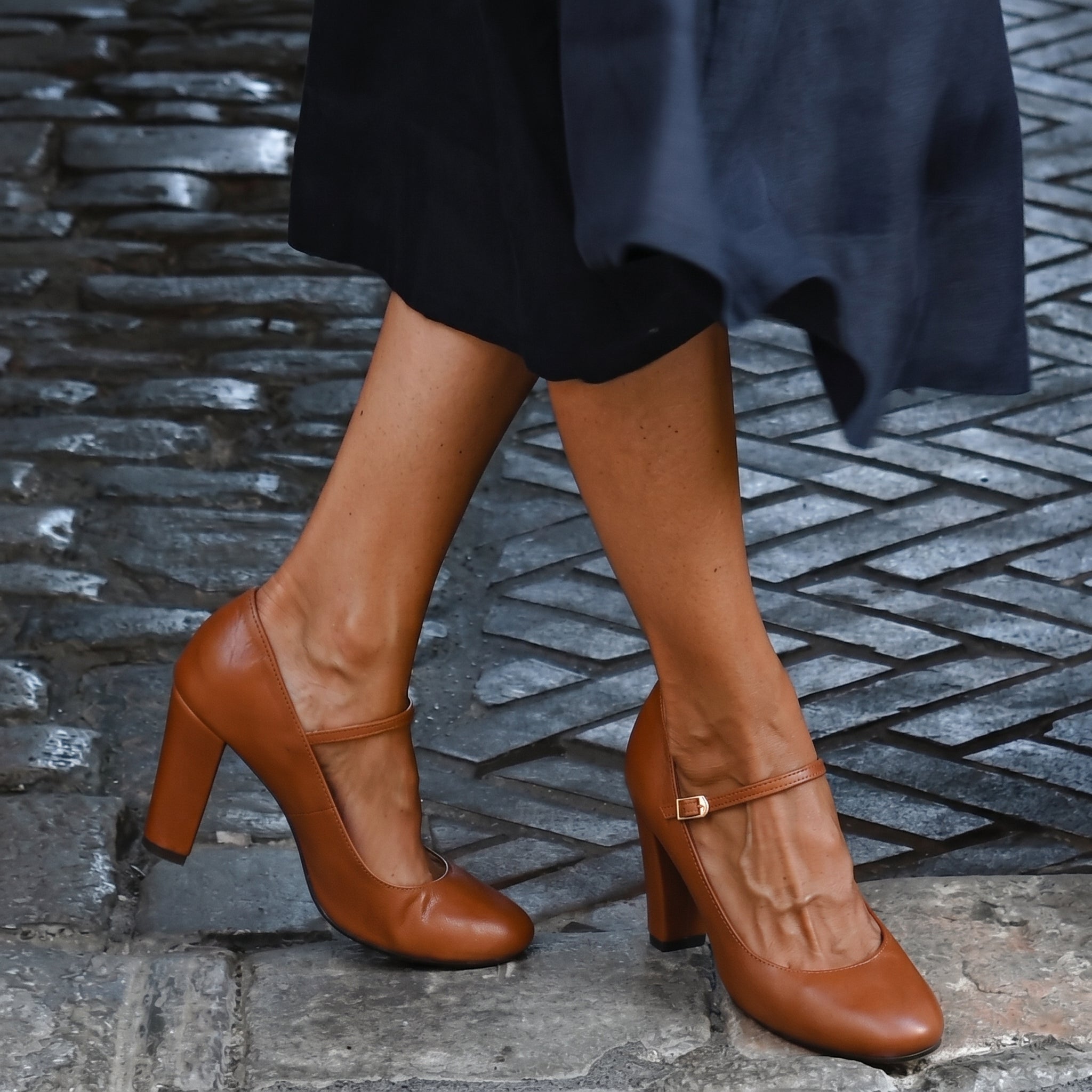 Eliza - Women's Mary Jane Block Heel Pumps with Buckle Strap - Sandals - Brown - Davies & Cooper