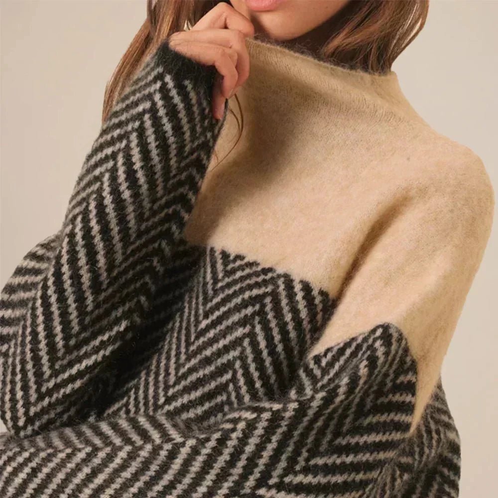 Hanna - Knitted Jumper with Pattern and High Collar - Sweaters - Beige - Davies & Cooper