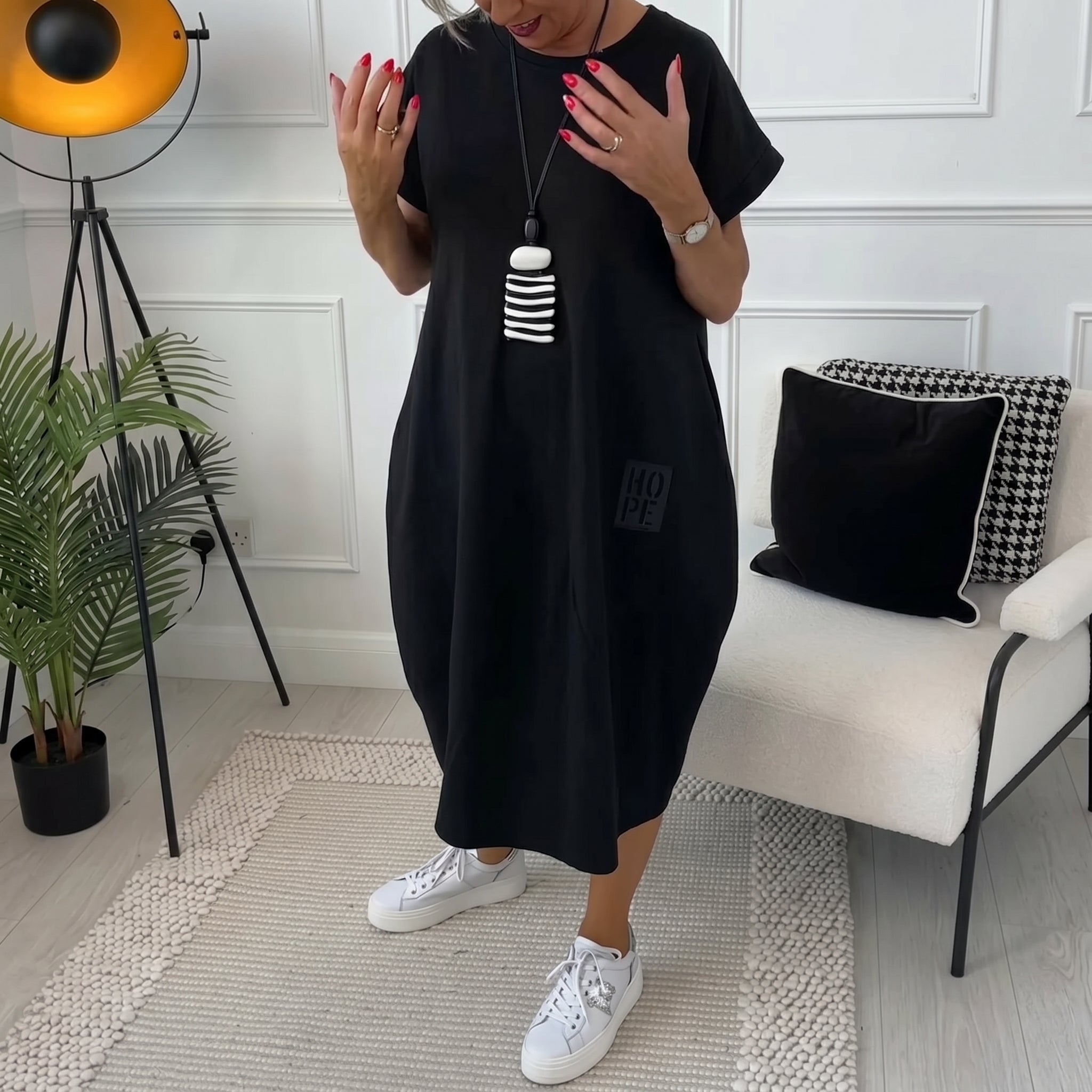Hannah - Women's Casual Oversized Plain Midi Dress with Pockets - Midi Dresses - Black - Davies & Cooper