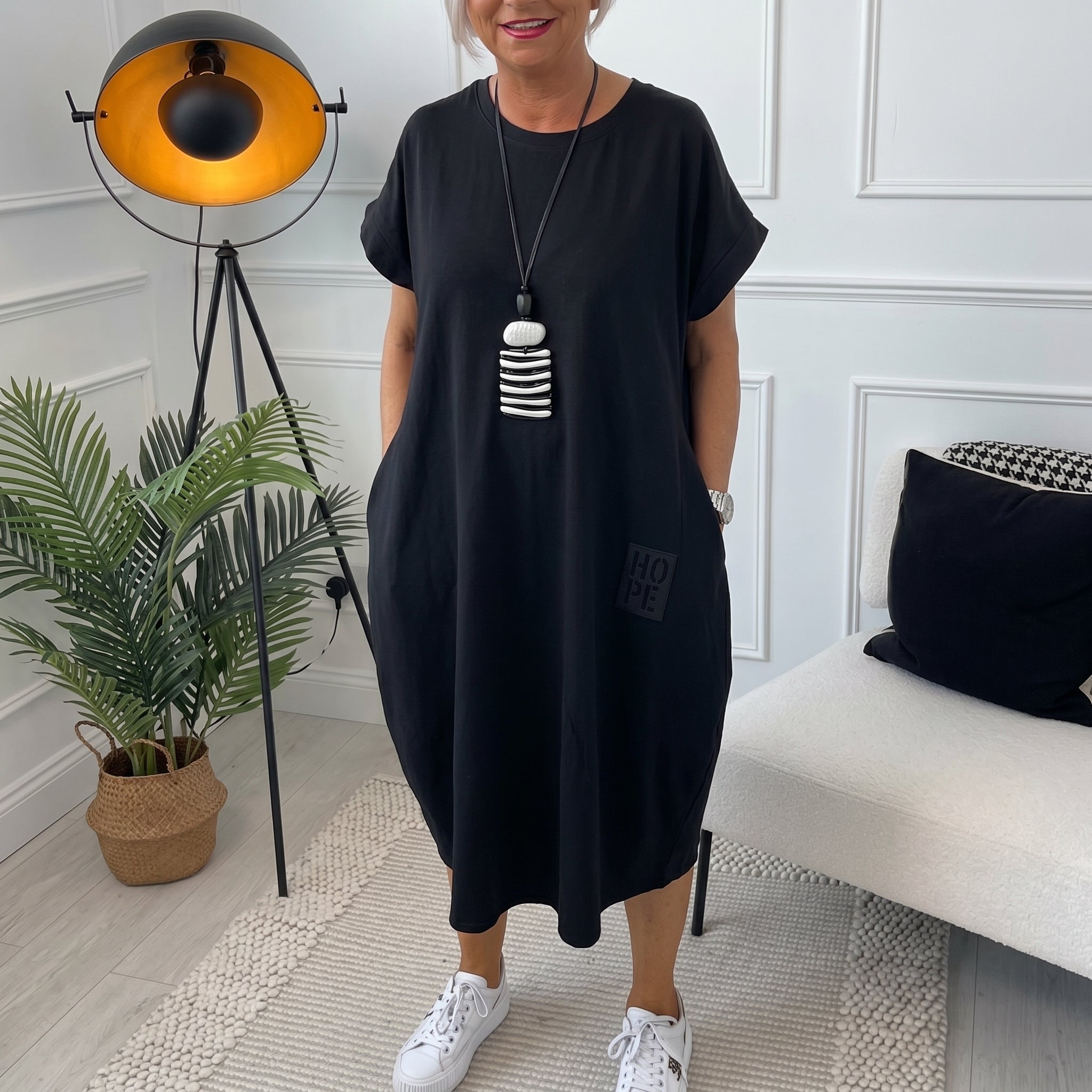 Hannah - Women's Casual Oversized Plain Midi Dress with Pockets - Midi Dresses - Black - Davies & Cooper