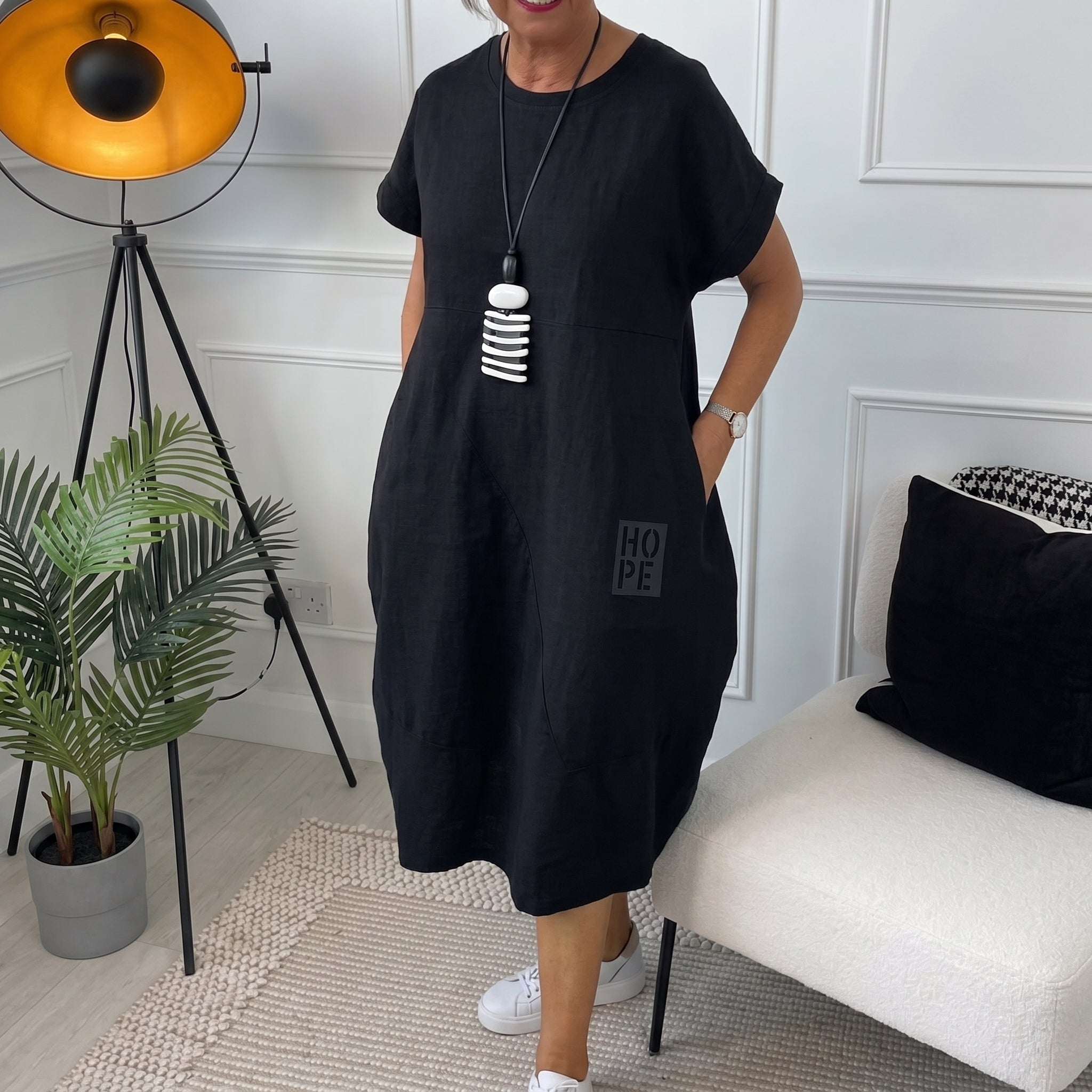 Hannah - Women's Casual Oversized Plain Midi Dress with Pockets - Midi Dresses - Black - Davies & Cooper