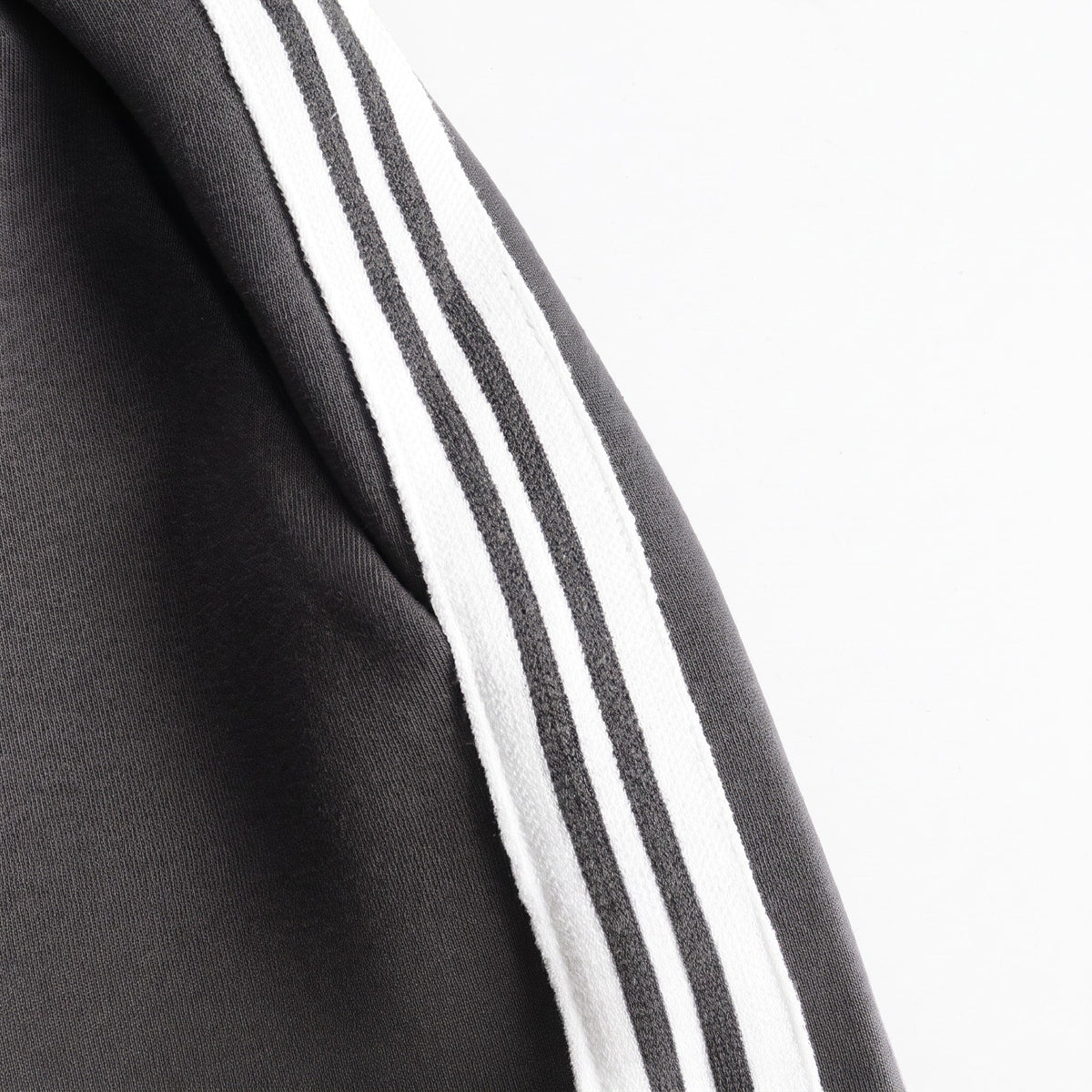 Isla - Women's Half-Zip Striped Wide-Leg Tracksuit Set - Loungewear Sets - Dark Grey - Davies & Cooper