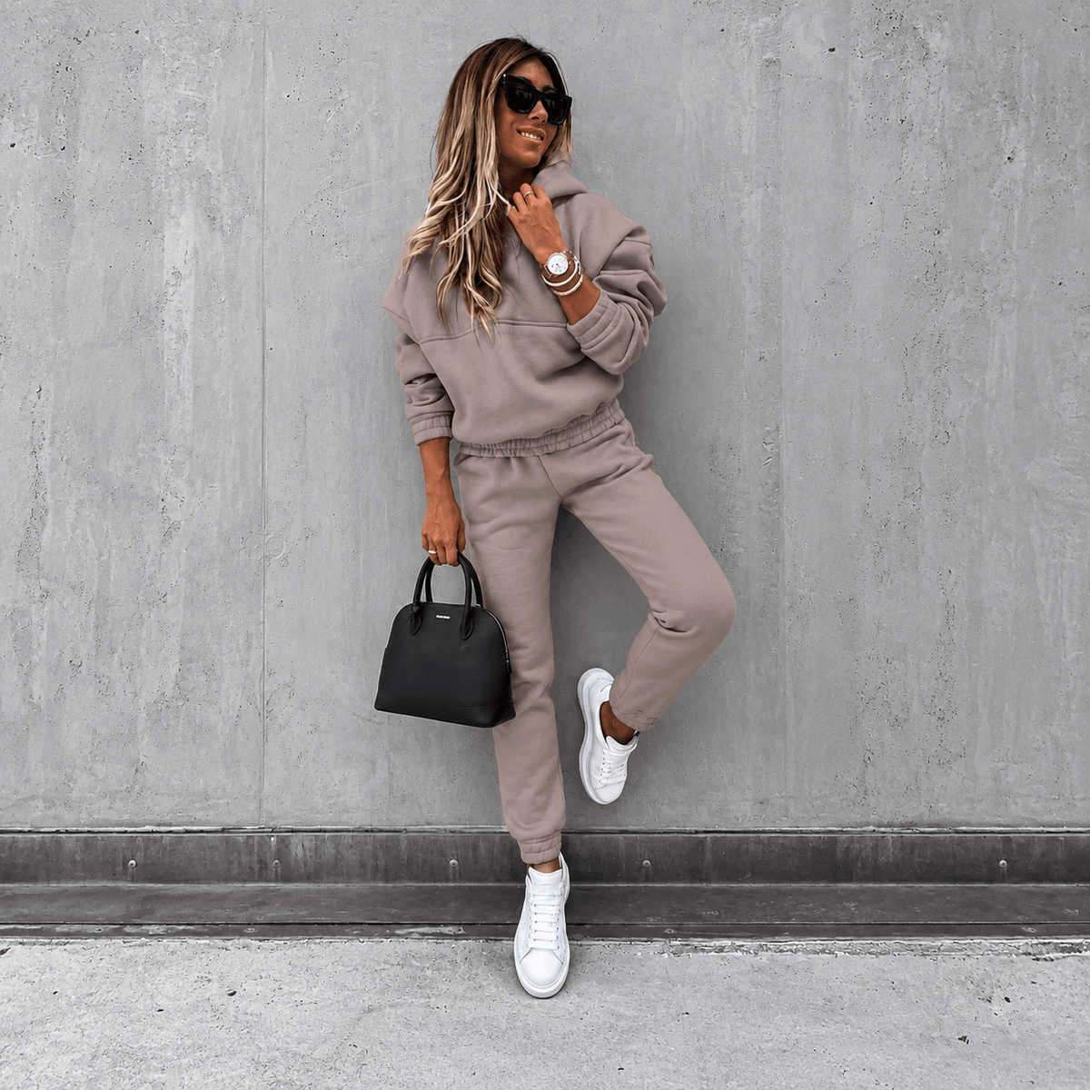 Isla - Women's Oversized Hoodie Sweatshirt and Jogger Set - Outfit Sets - Beige - Davies & Cooper