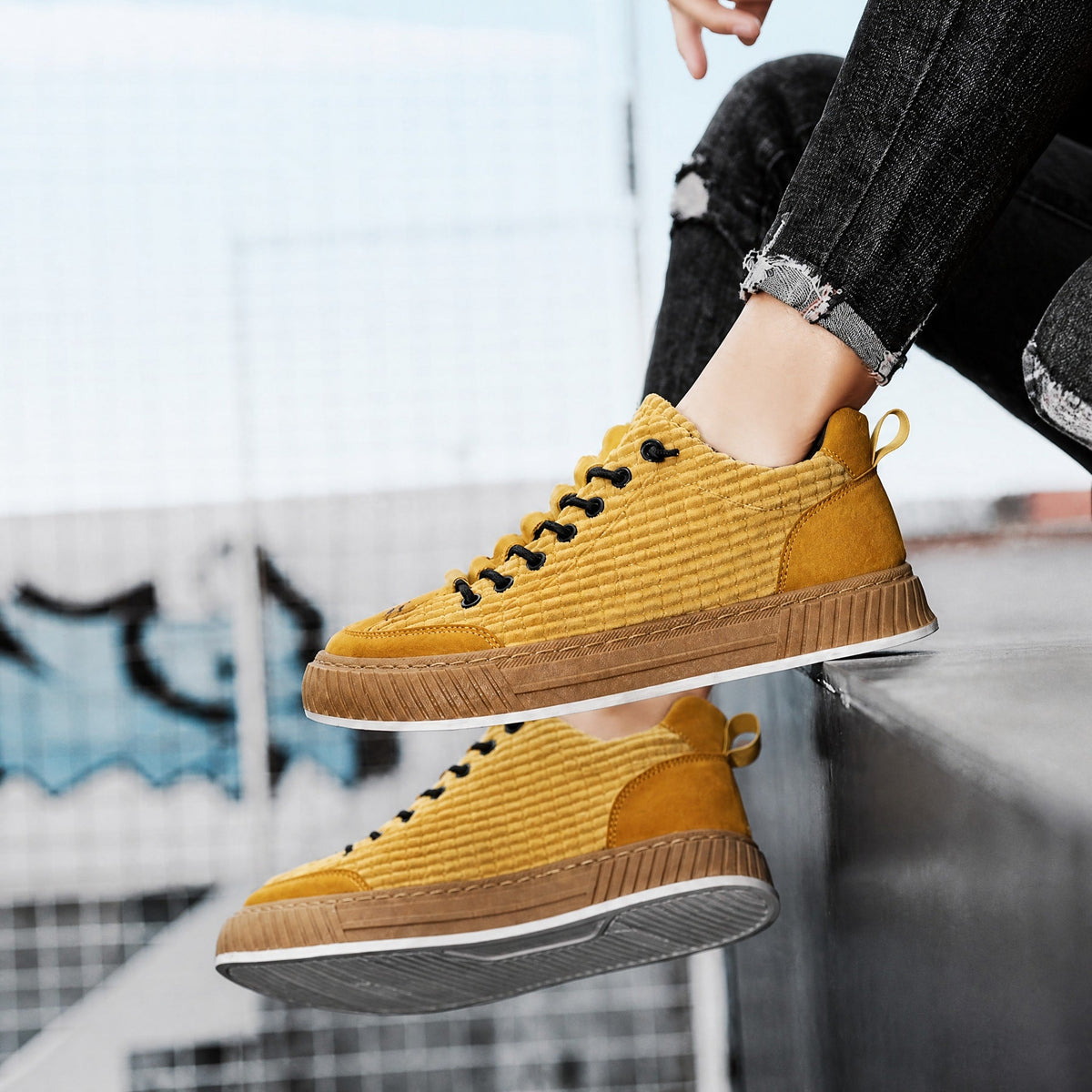 James - Men's Low-Top Lace-Up Trainers with Quilted Panel Design - Sneakers - Camel - Davies & Cooper