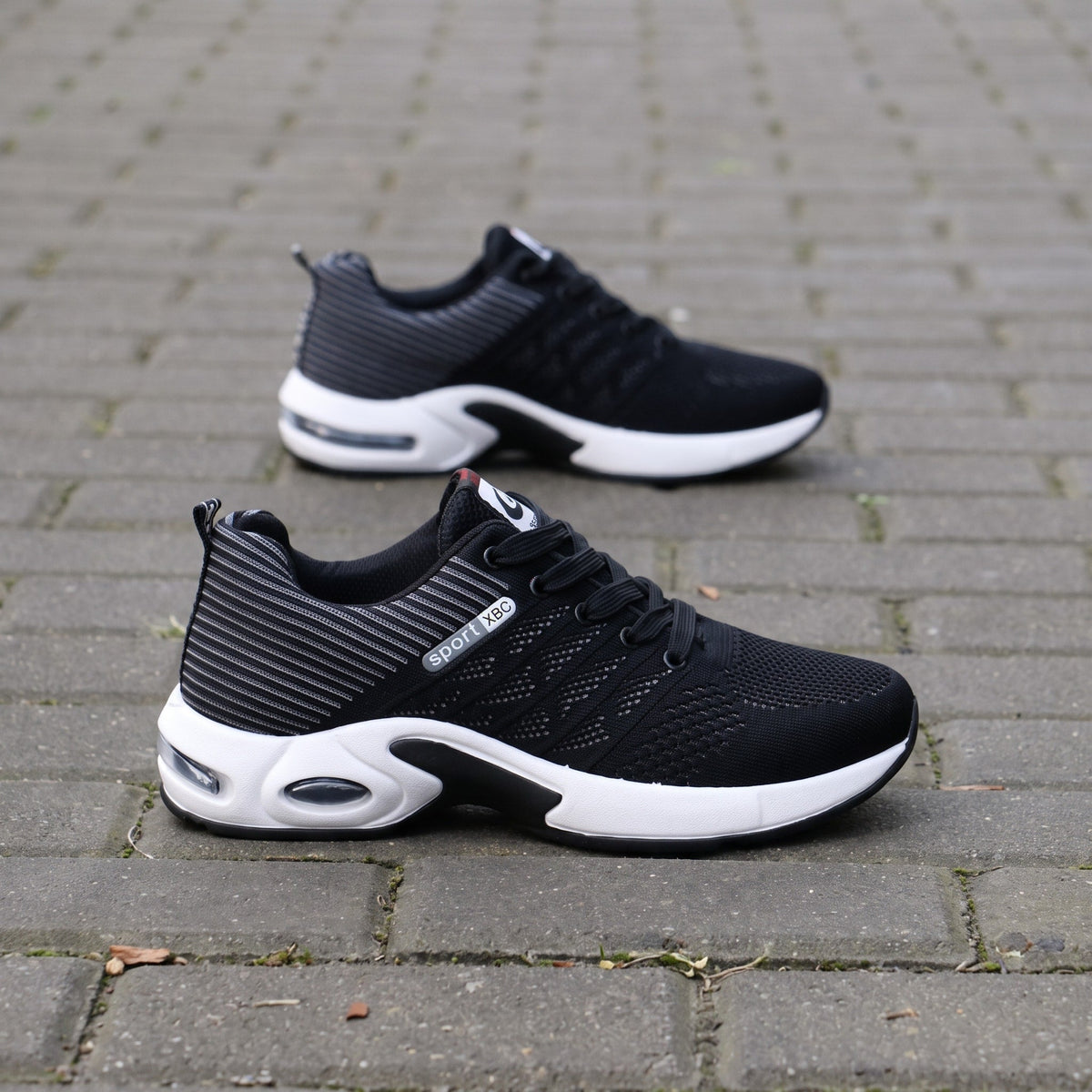 Marcus - Men's Orthopaedic Low-Top Lace-Up Trainers with Cushioned Sole - Sneakers - Black - Davies & Cooper