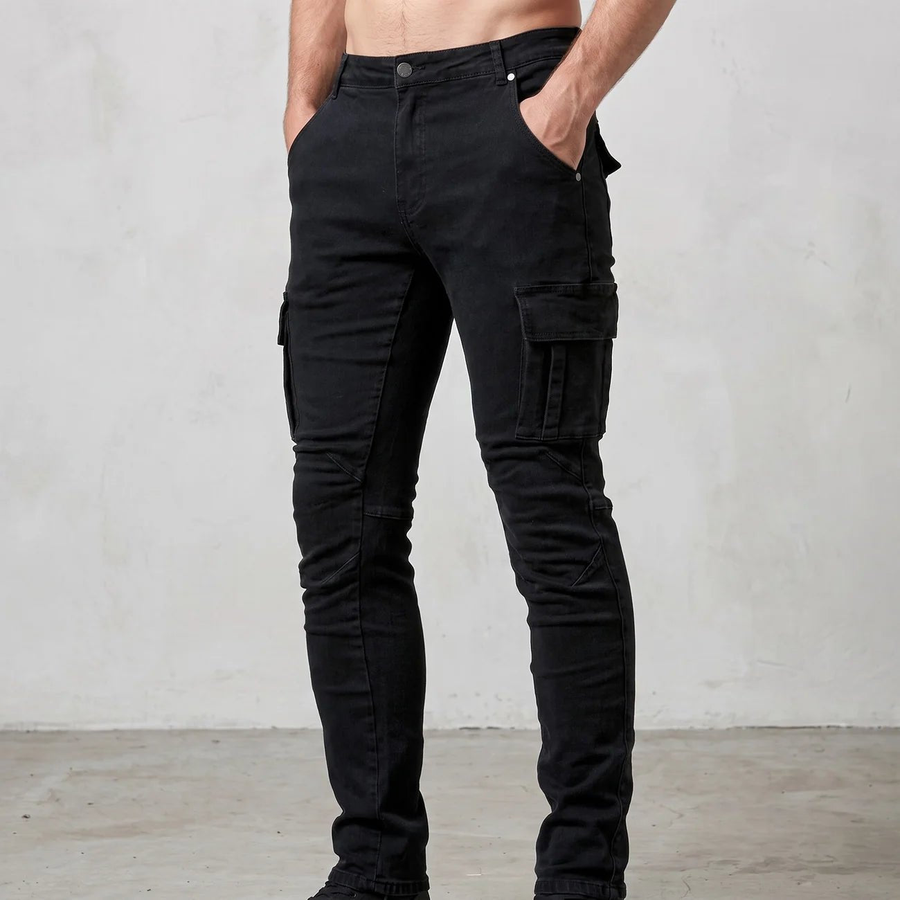 Marcus - Men's Slim Fit Cargo Jeans with Multiple Pockets - Jeans - Black - Davies & Cooper