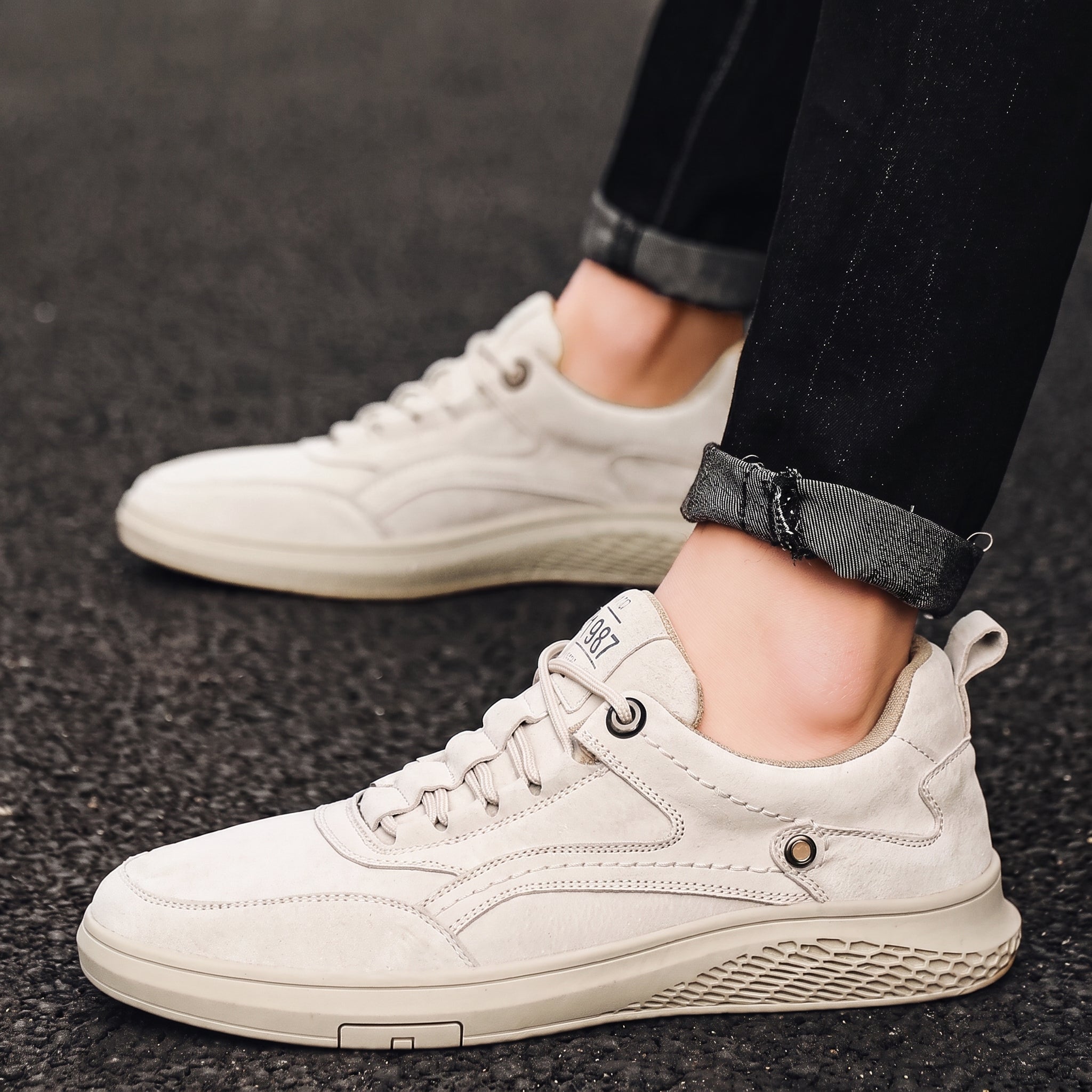 Oliver - Men's Low-Top Lace-Up Trainers with Stitched Panels - Sneakers - Beige - Davies & Cooper