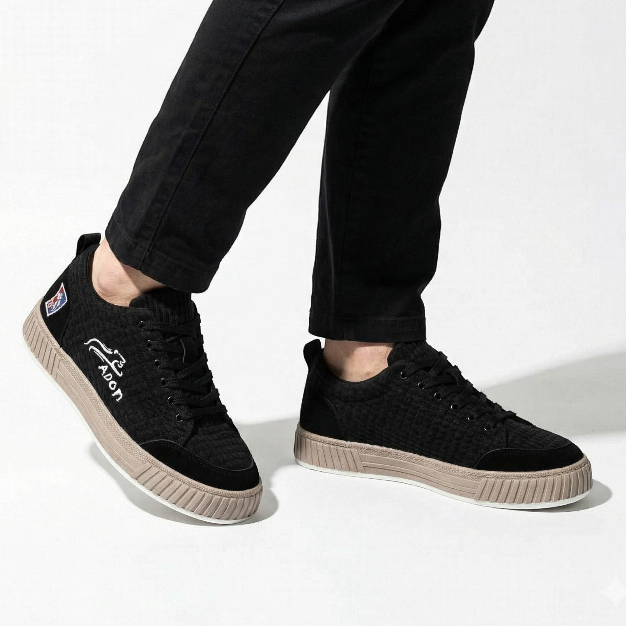 Ryan - Men's Textured Low-Top Trainers