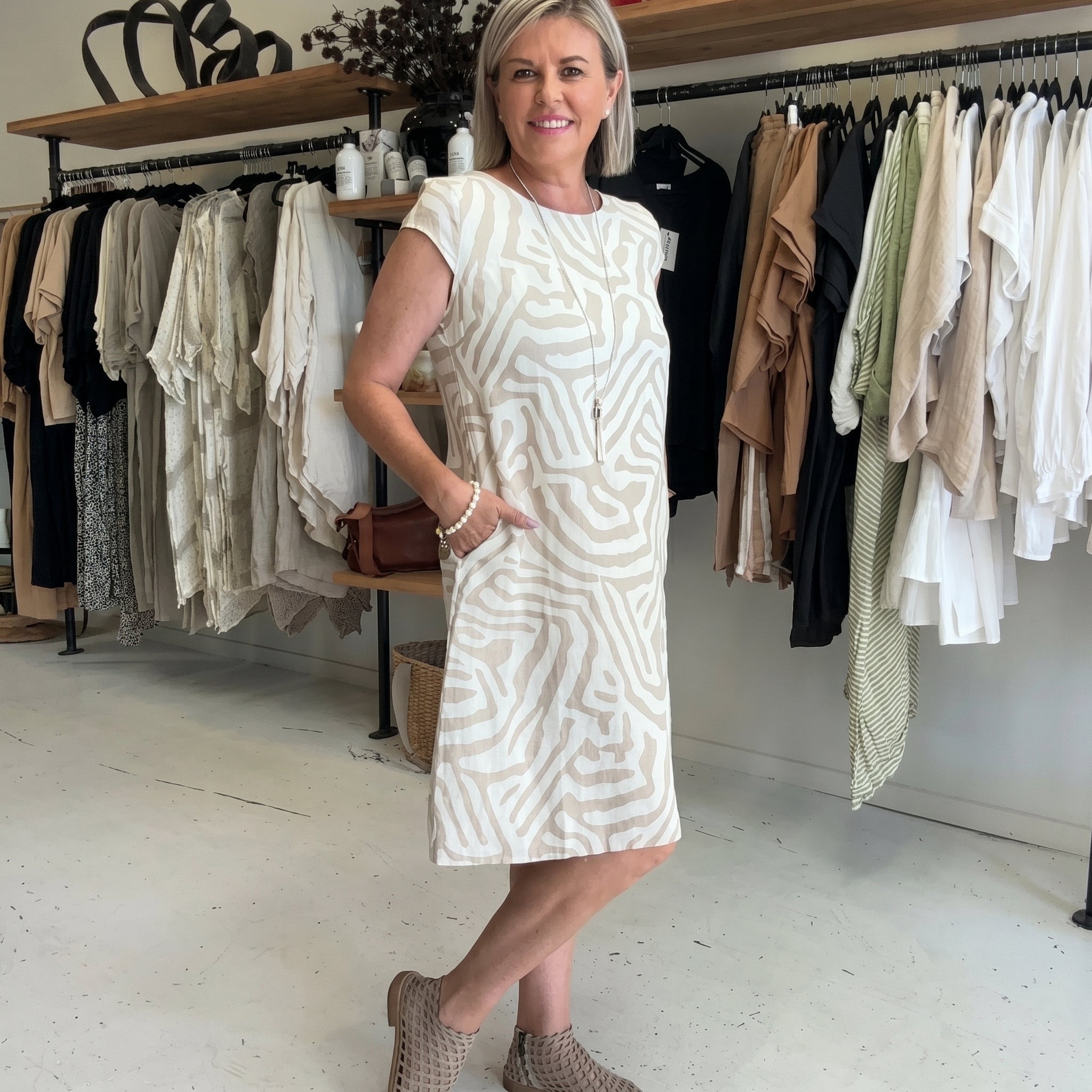 Sarah - Women's Summer Abstract Print Cap Sleeve Midi Dress - Midi Dress - White - Davies & Cooper