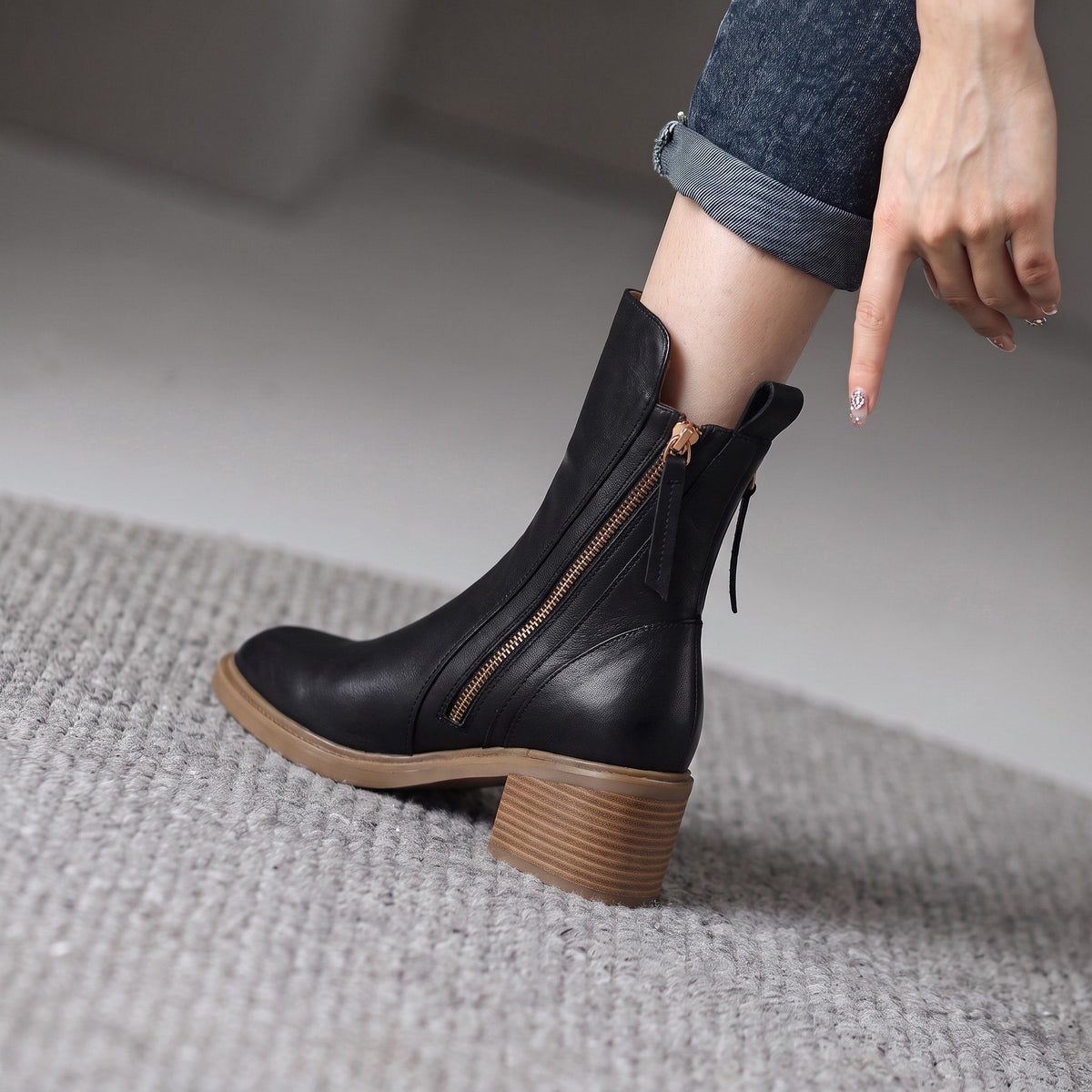 Sophie - Women's Block Heel Ankle Boots with Zip Detail - Boots - Black - Davies & Cooper