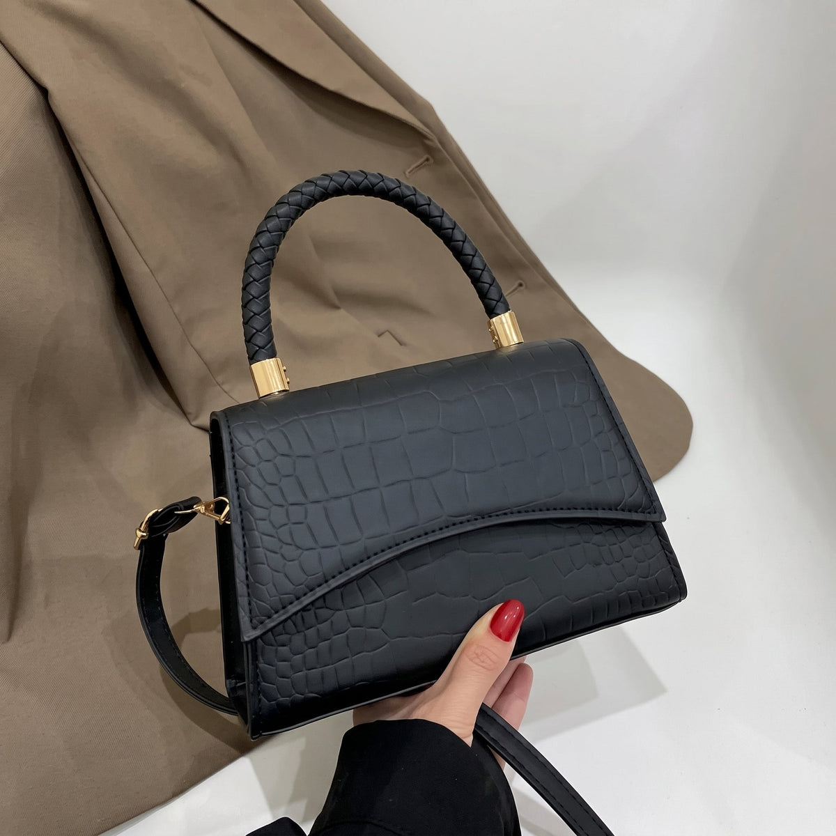 Sophie - Women's Croc-Effect Top Handle Handbag with Woven Handle - Cross Body Bags - Black - Davies & Cooper