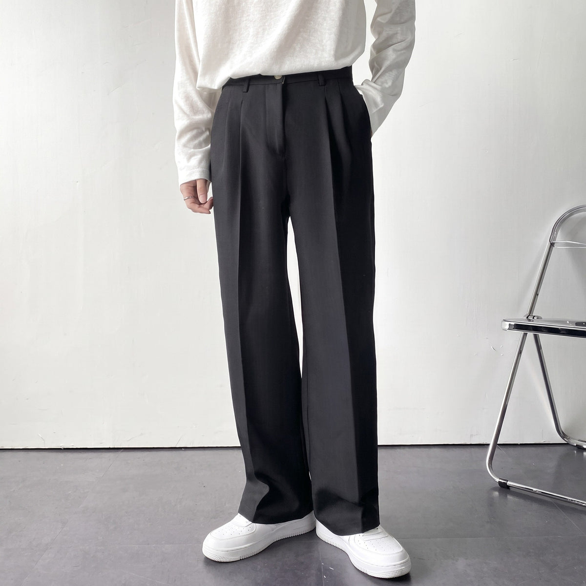 Theo - Men's Tailored Pleated Wide-Leg Suit Trousers - Trousers - Black - Davies & Cooper