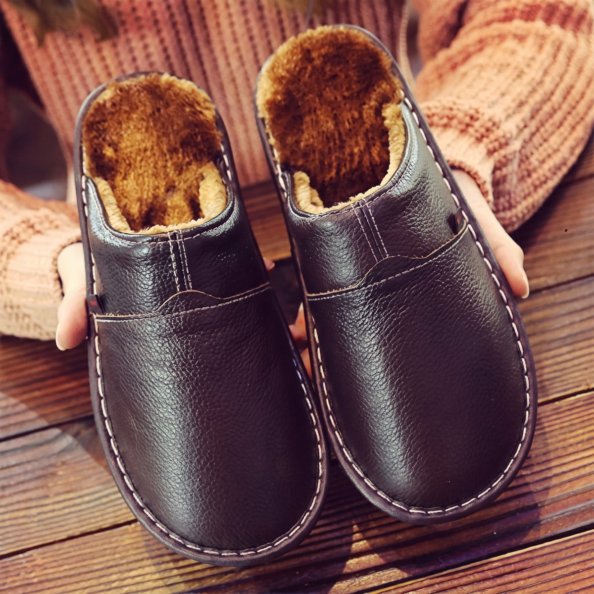 Thomas - Unisex Orthopaedic Leather Slippers with Fleece Lining - Slippers - Black - Davies & Cooper