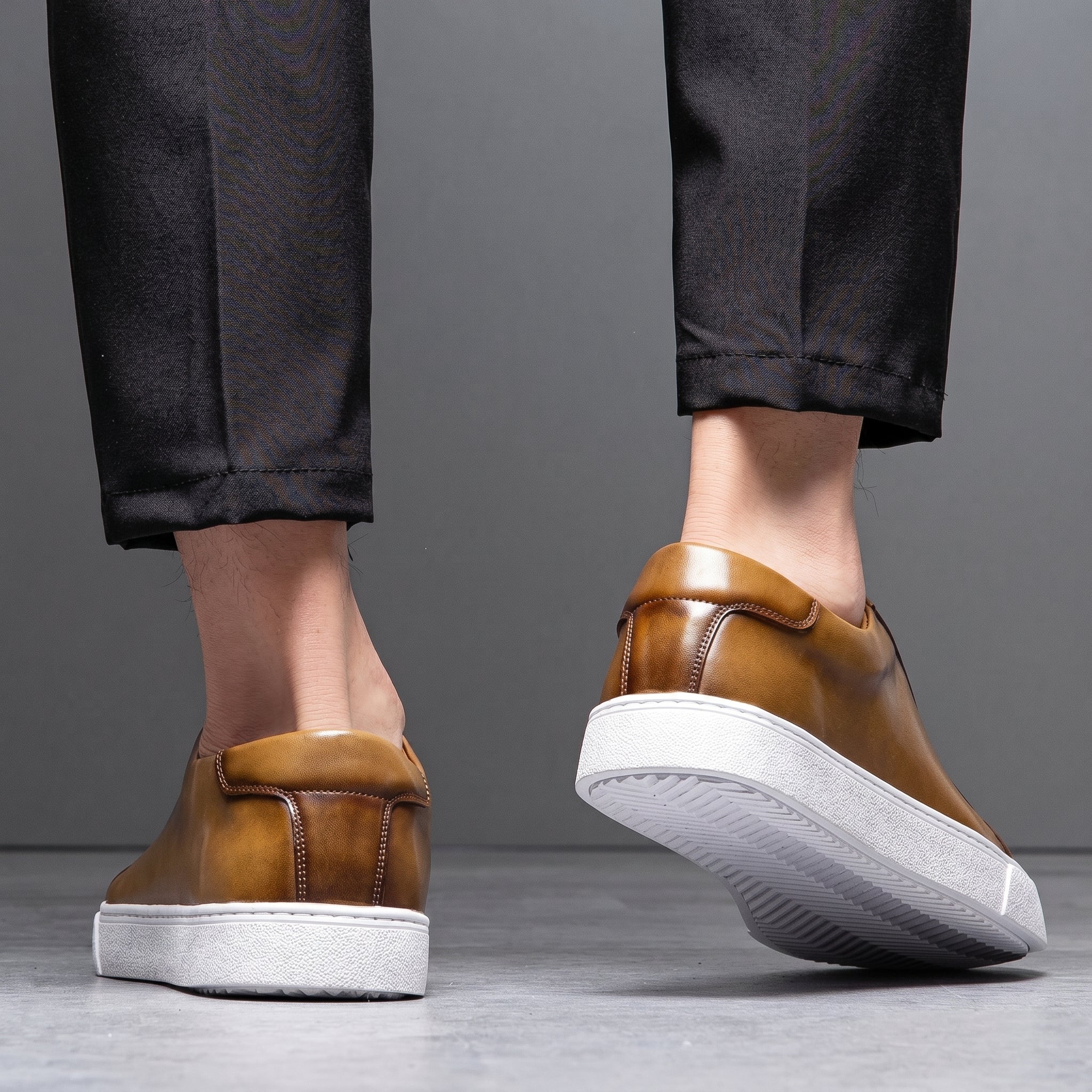 Jonas - Men's Classic Minimalist Low-Top Trainers