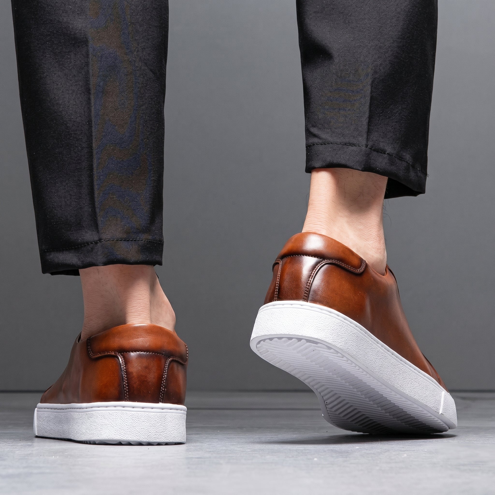 Jonas - Men's Classic Minimalist Low-Top Trainers