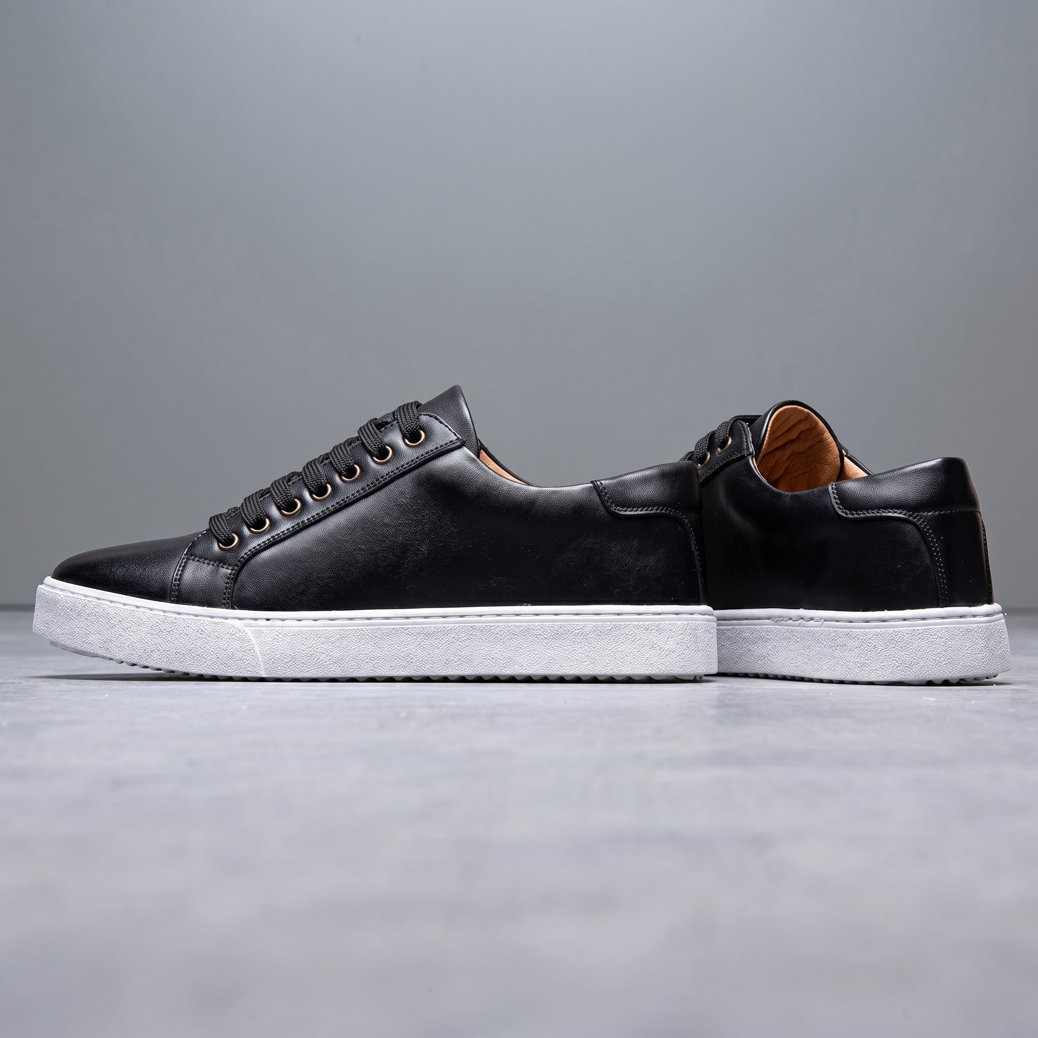Jonas - Men's Classic Minimalist Low-Top Trainers