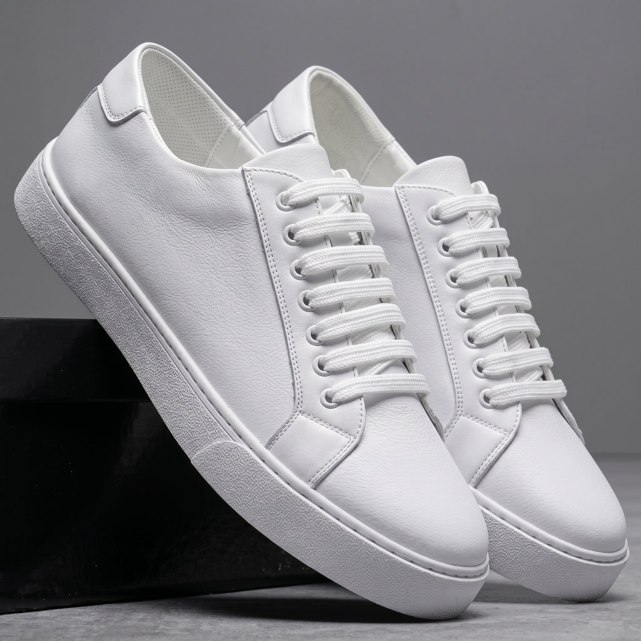 Jonas - Men's Classic Minimalist Low-Top Trainers