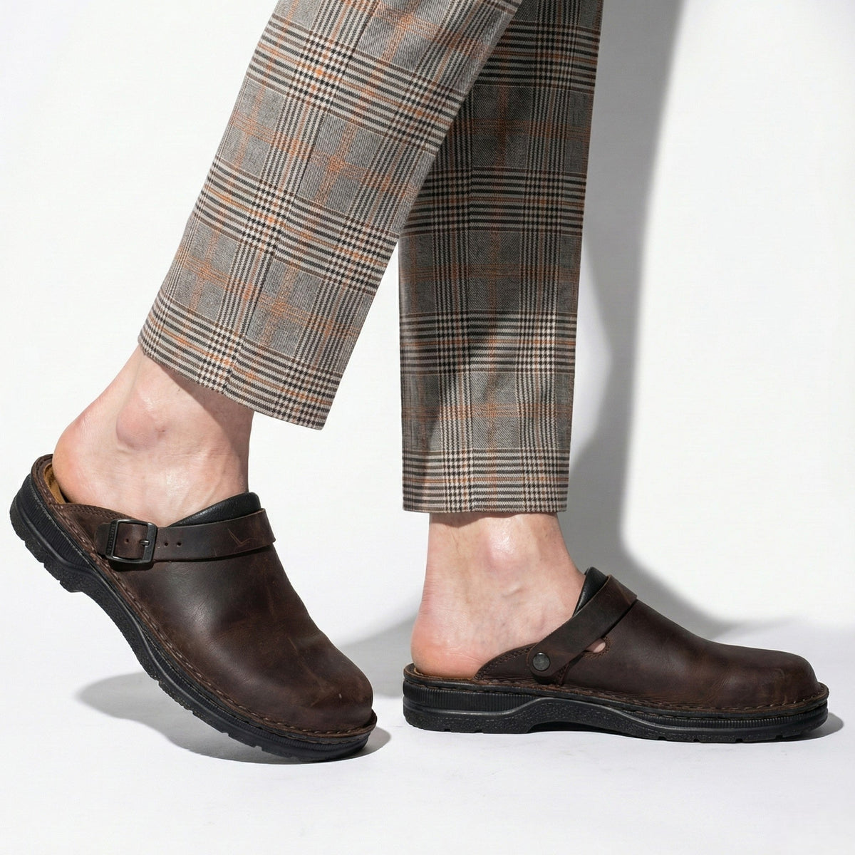 Benjamin – Elegant Orthopaedic Clogs – Slip-Resistant, Padded Sole - Shoes - Coffee - Davies & Cooper