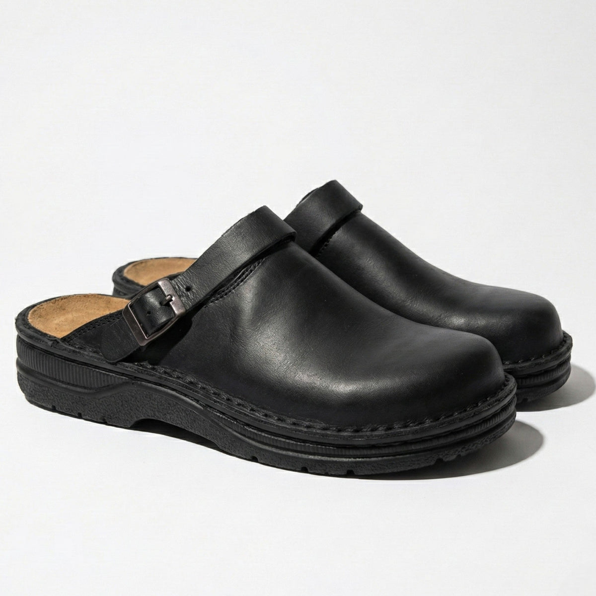 Benjamin – Elegant Orthopaedic Clogs – Slip-Resistant, Padded Sole - Shoes - Black - Davies & Cooper