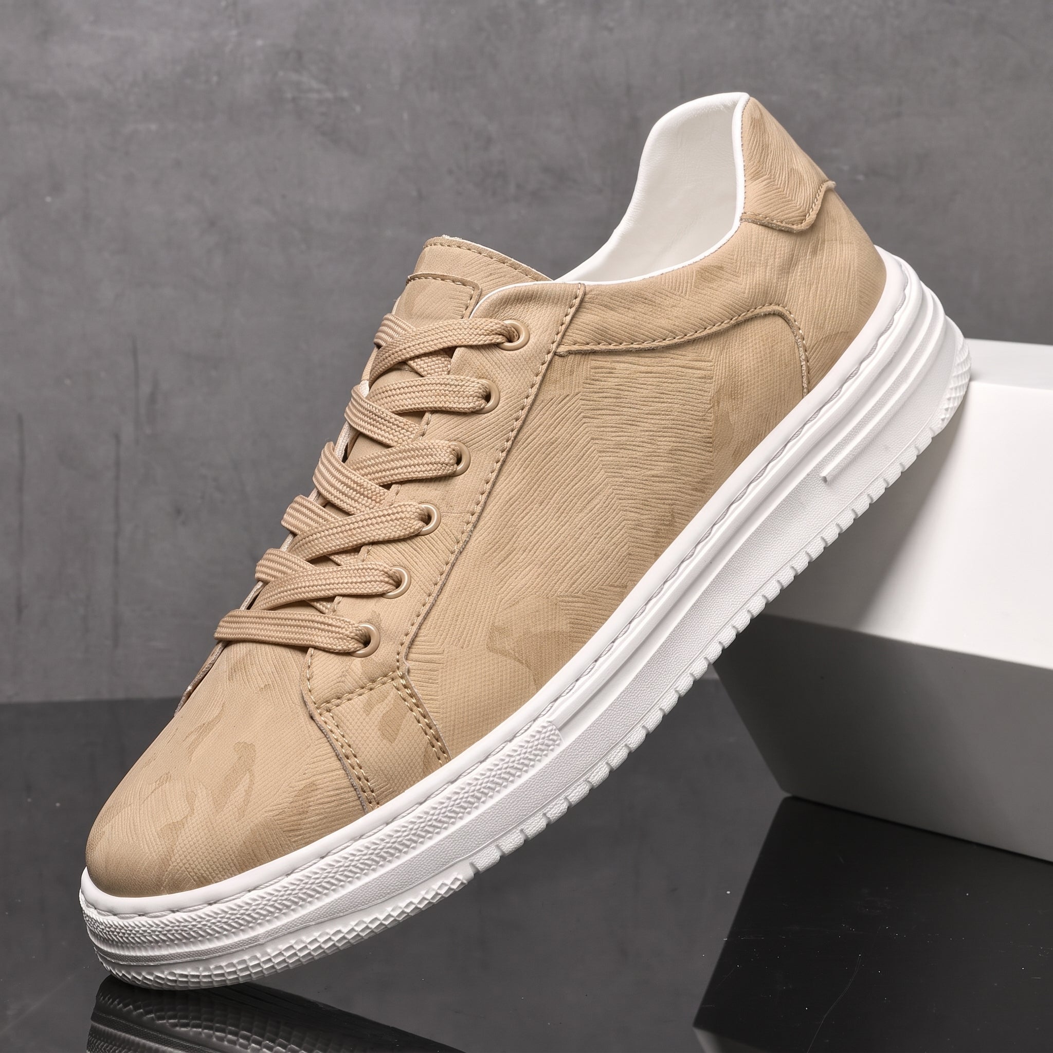 Charlie - Men's Low-Top Lace-Up Trainers with Textured Panel - Sneakers - Beige - Davies & Cooper
