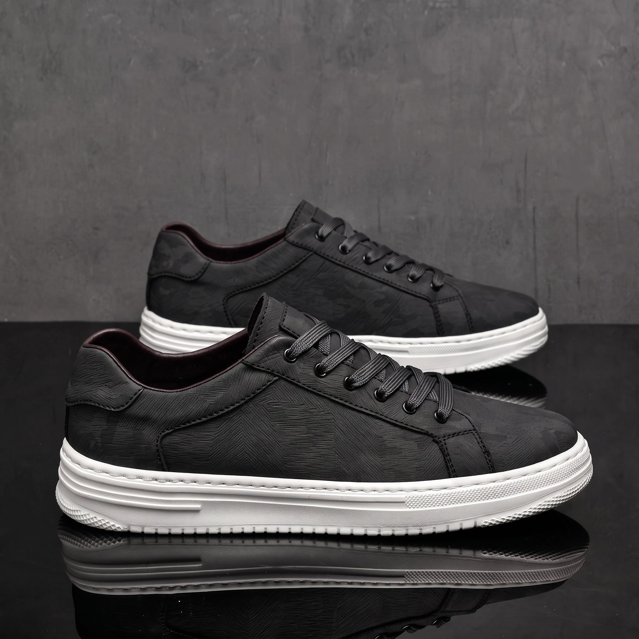 Charlie - Men's Low-Top Lace-Up Trainers with Textured Panel - Sneakers - Black - Davies & Cooper