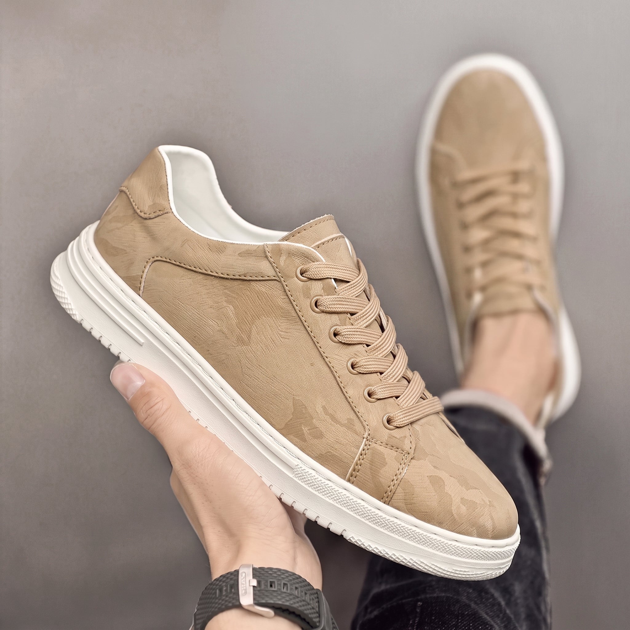 Charlie - Men's Low-Top Lace-Up Trainers with Textured Panel - Sneakers - Beige - Davies & Cooper