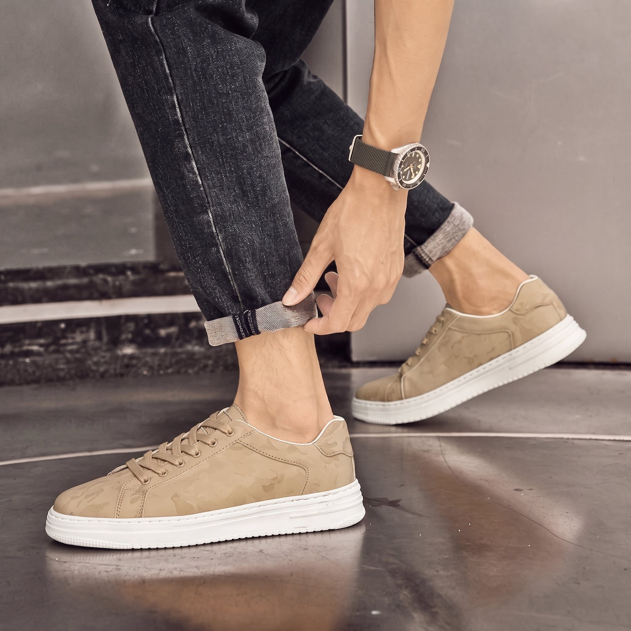 Charlie - Men's Low-Top Lace-Up Trainers with Textured Panel - Sneakers - Beige - Davies & Cooper