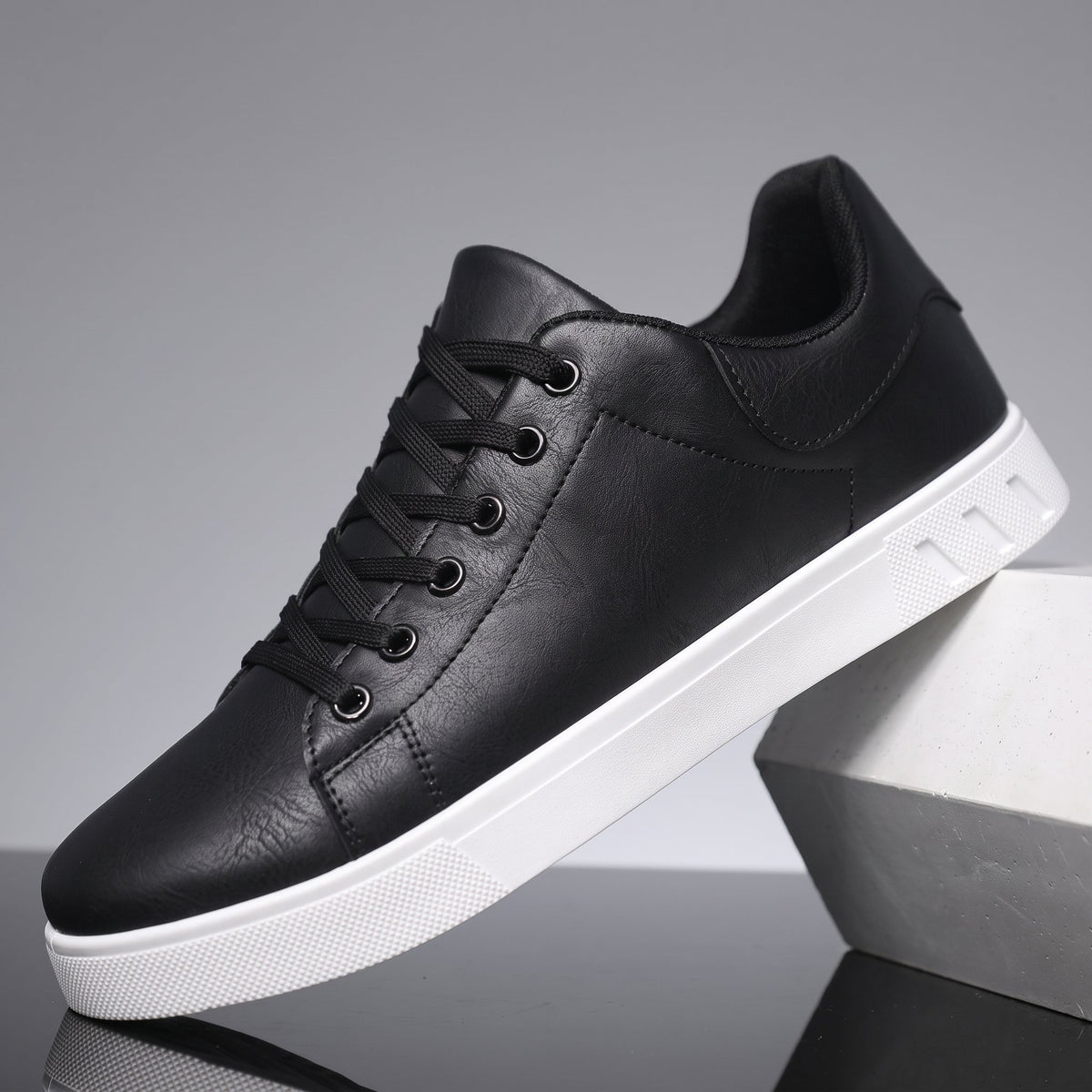 Charlie - Men's Round Toe Lace-Up Trainers with Contrast Sole - Sneakers - Black - Davies & Cooper