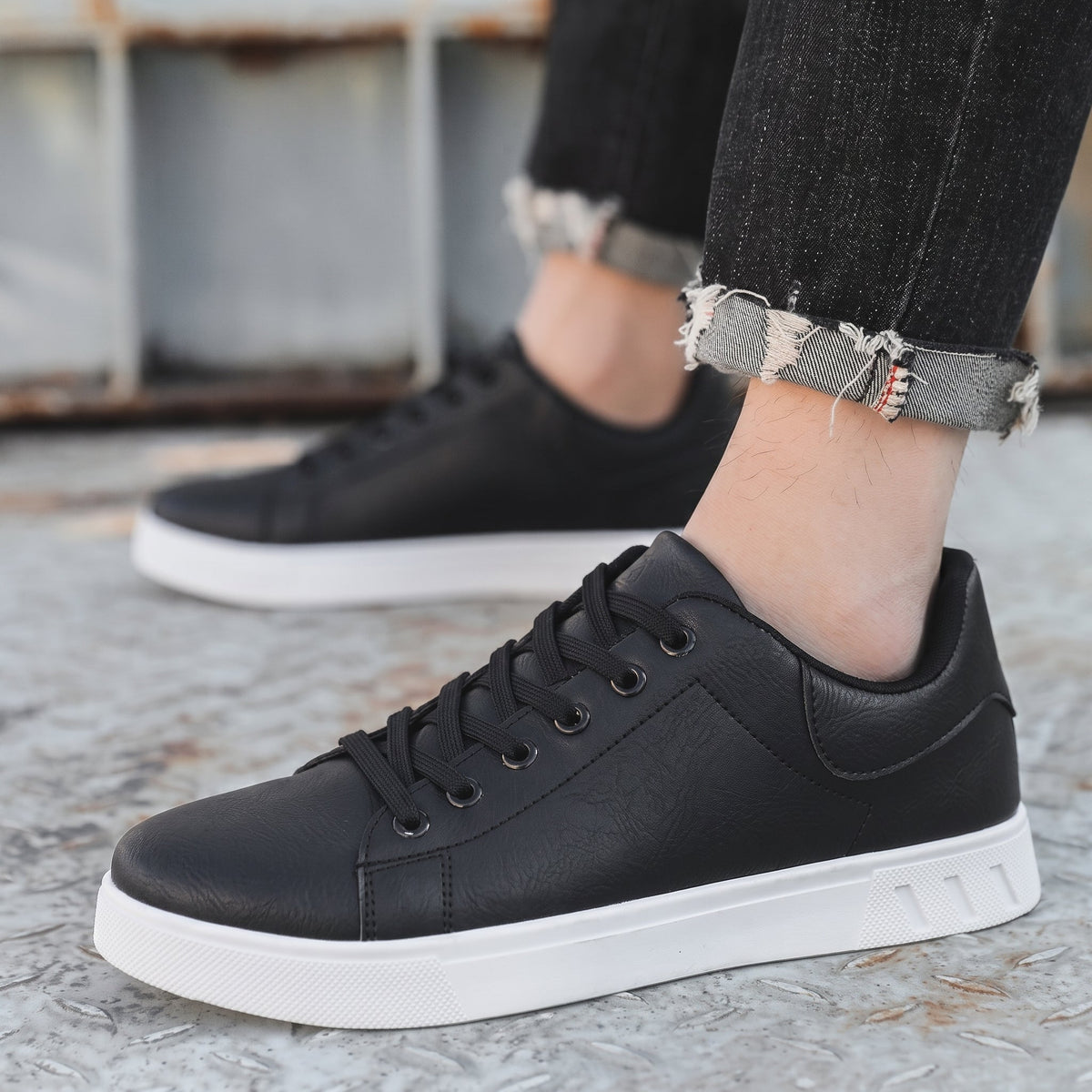 Charlie - Men's Round Toe Lace-Up Trainers with Contrast Sole - Sneakers - Black - Davies & Cooper