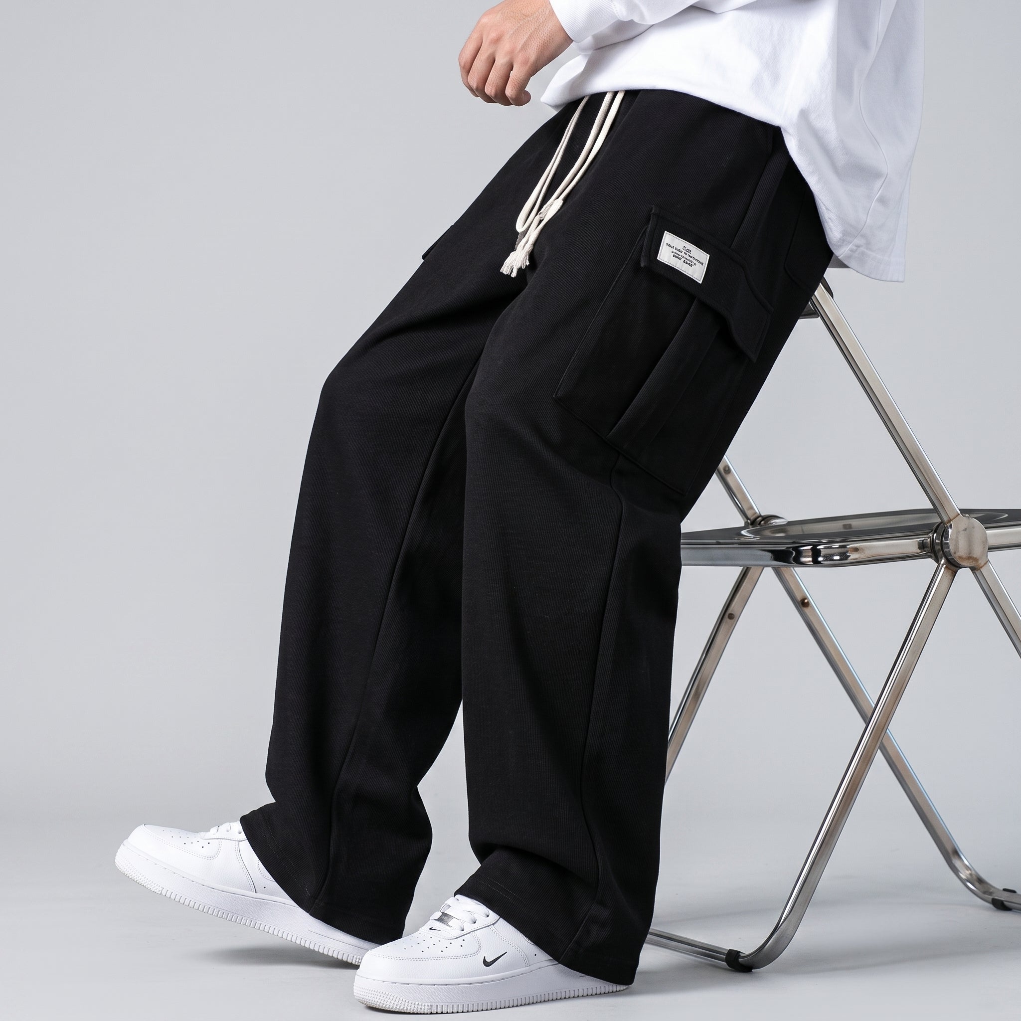 Charlie - Men's Wide-Leg Cargo Jogger Trousers with Drawstring Waist - Joggers - Black - Davies & Cooper