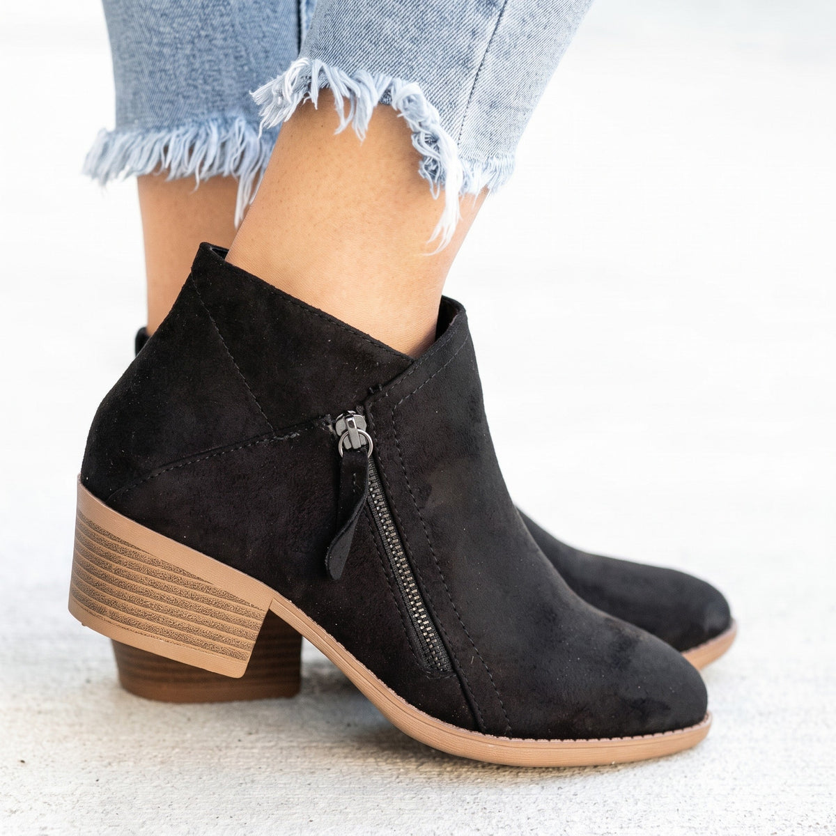 Chloe - Women's Orthopaedic Ankle Boots with Zip Fastening and Block Heel - Boots - Black - Davies & Cooper