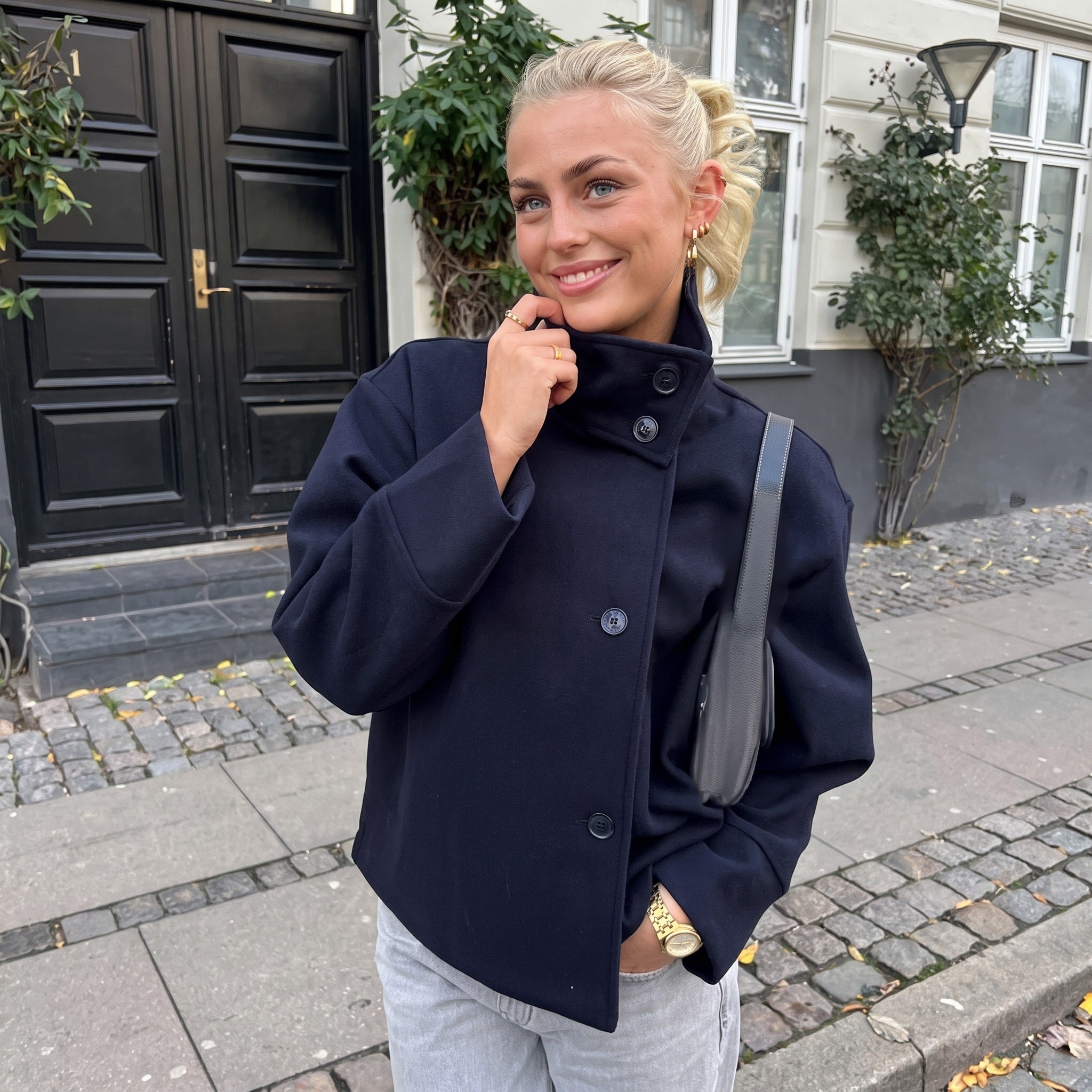 Elise - Women's Double-Breasted Cropped Jacket with Stand Collar