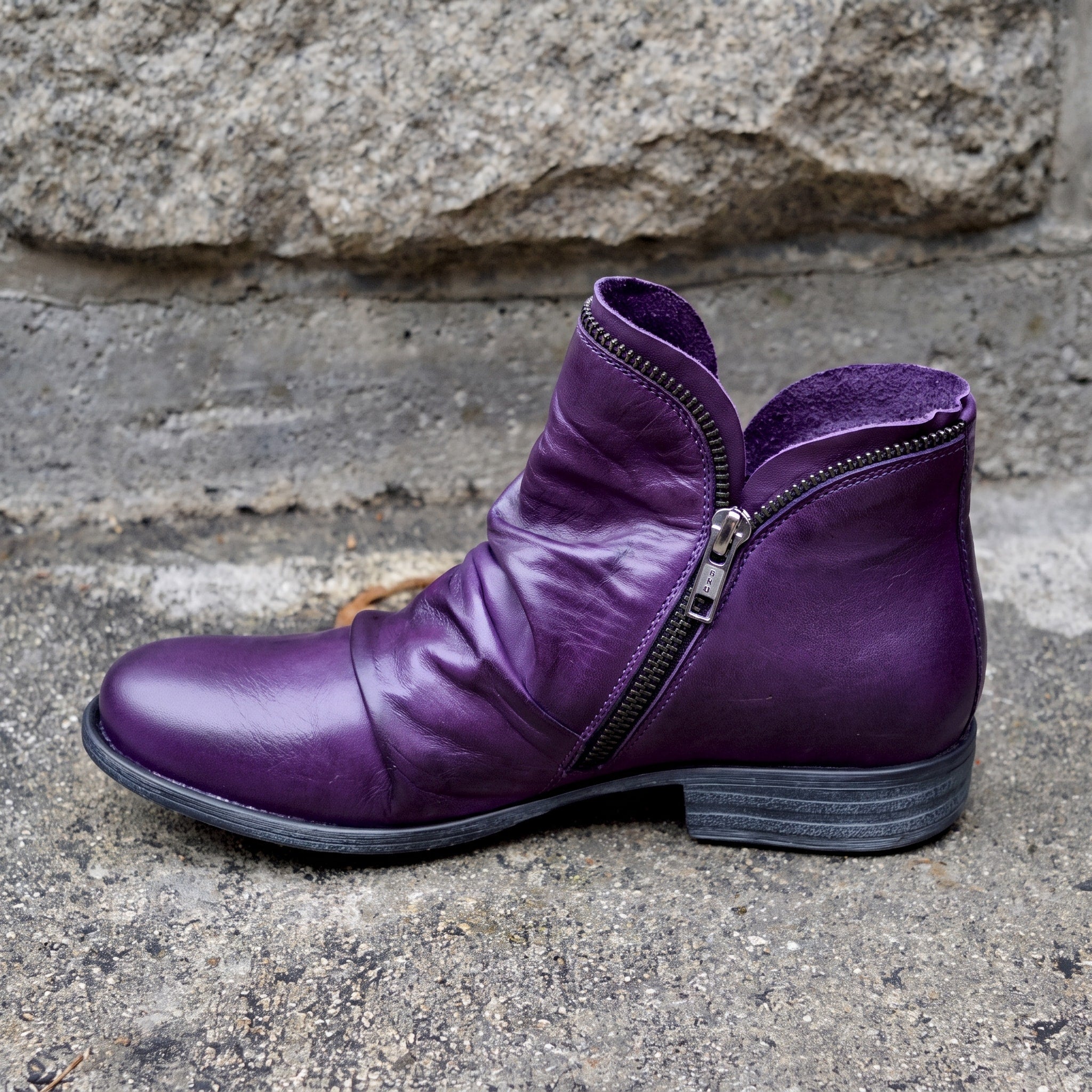 Isla - Women's Ankle Boots with Zip Detail