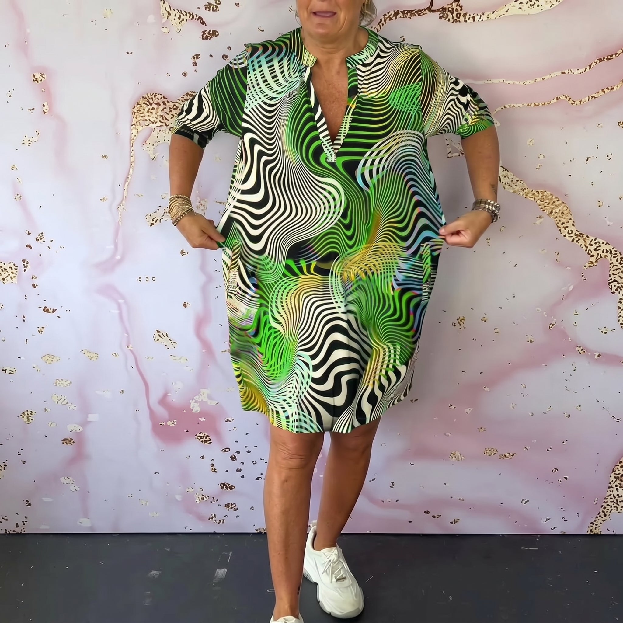Donna - Women's Summer Abstract Print V - Neck Midi Dress - Midi Dress - Green - Davies & Cooper