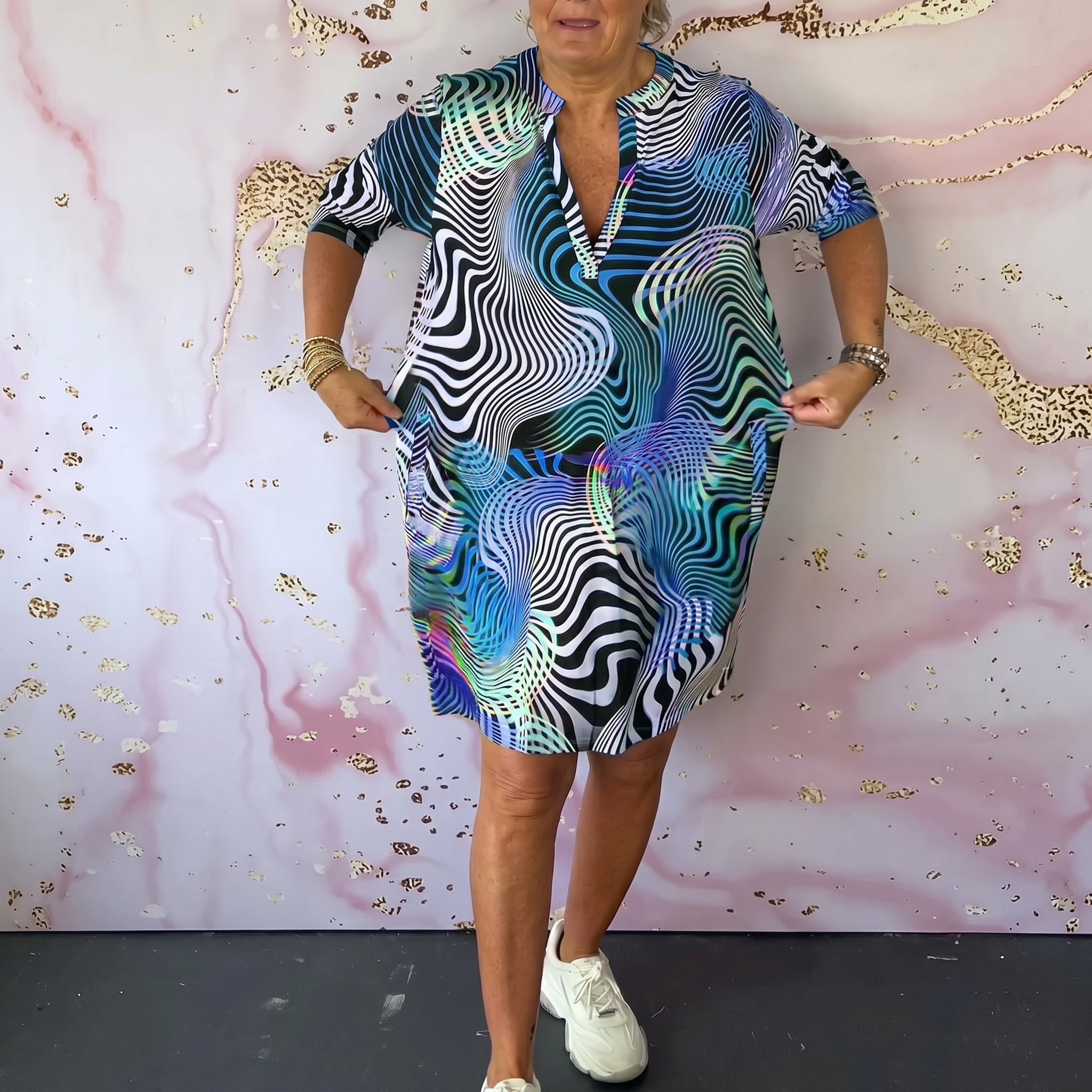 Donna - Women's Summer Abstract Print V - Neck Midi Dress - Midi Dress - Blue - Davies & Cooper