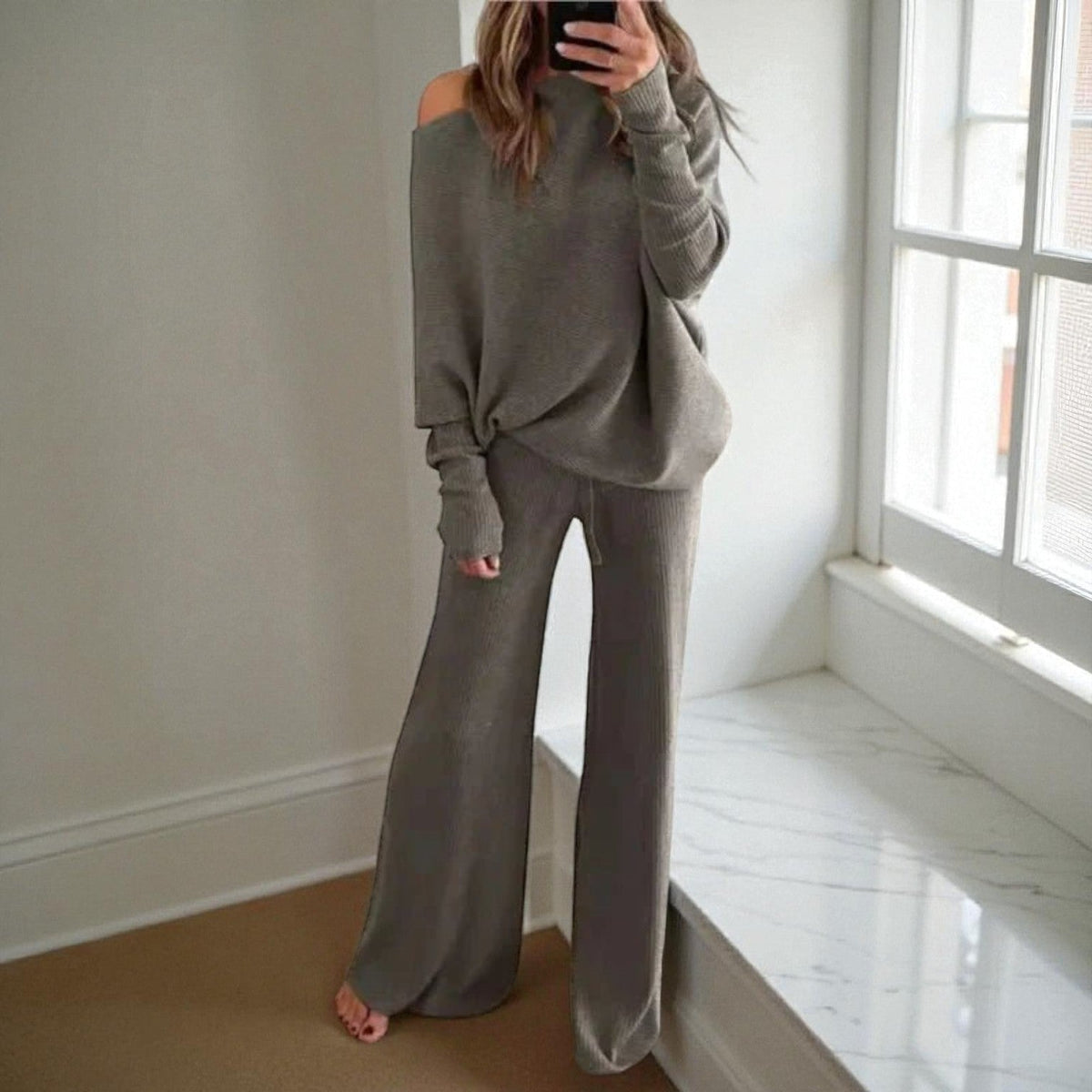 Harper - Two-Piece Lounge Set in Relaxed Fit - Outfit Sets - Grey - Davies & Cooper