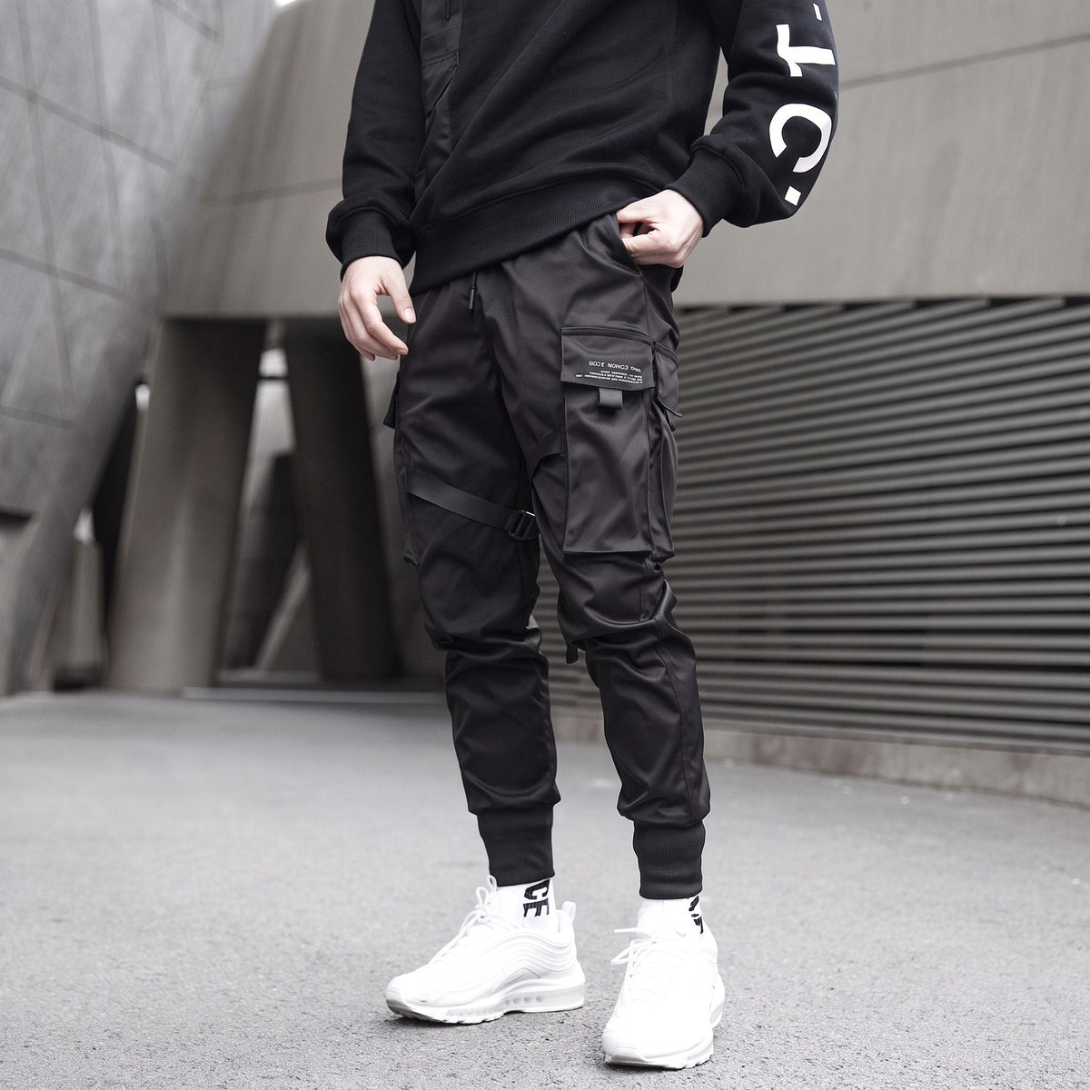 Jack - Men's Tactical Cargo Joggers with Multiple Pockets and Buckle Straps - Joggers - Black - Davies & Cooper