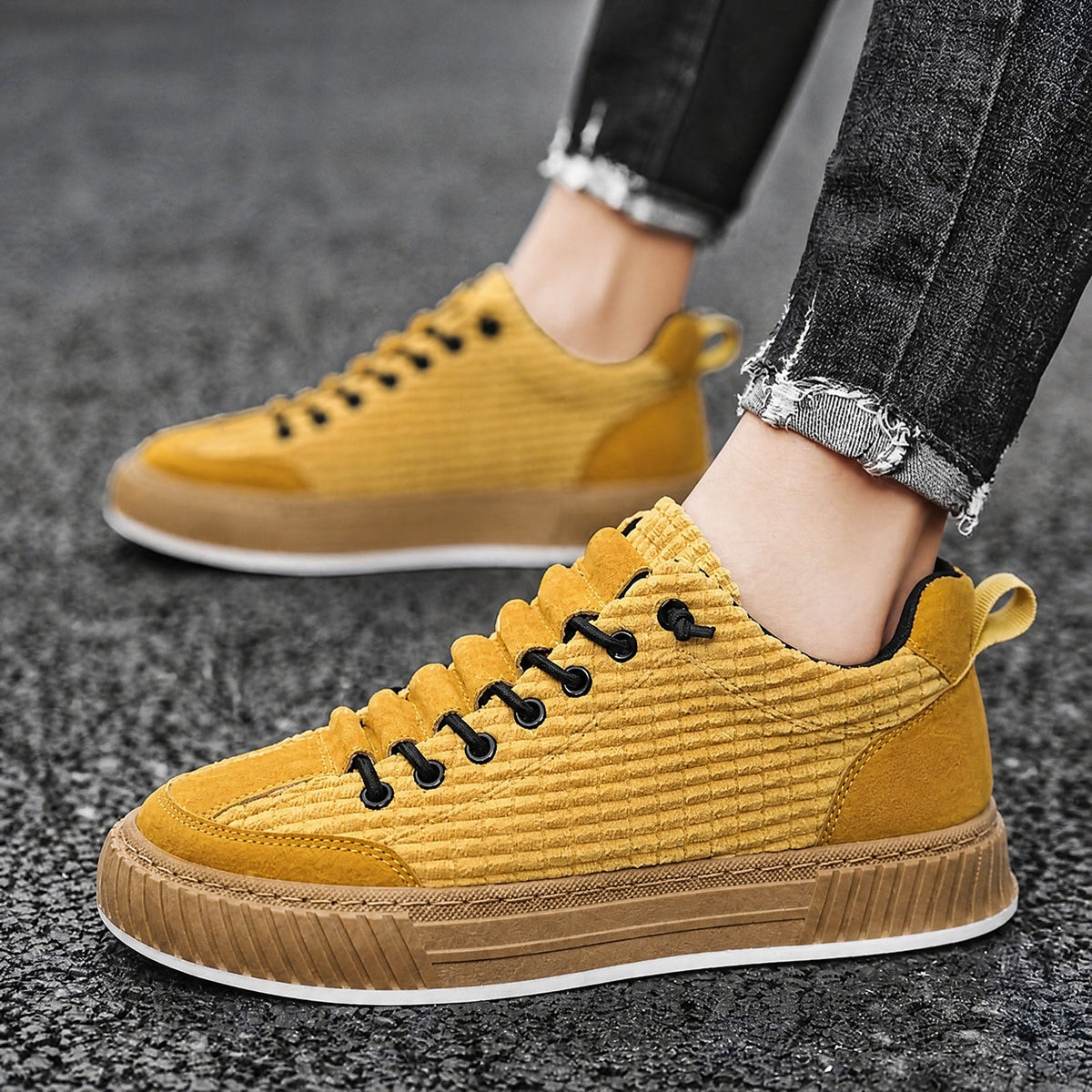 James - Men's Low-Top Lace-Up Trainers with Quilted Panel Design - Sneakers - Camel - Davies & Cooper