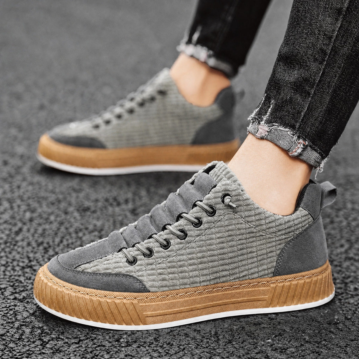 James - Men's Low-Top Lace-Up Trainers with Quilted Panel Design - Sneakers - Grey - Davies & Cooper