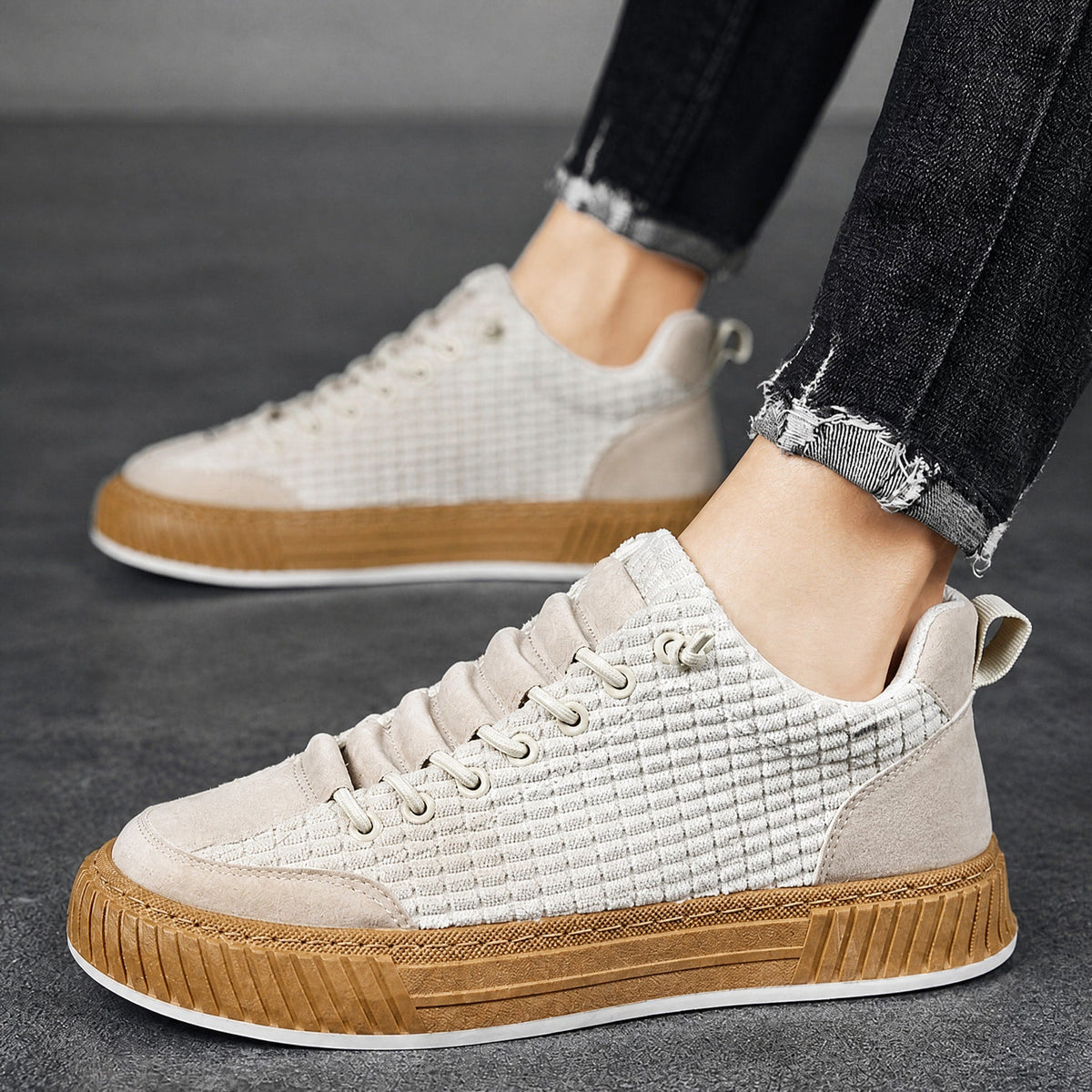 James - Men's Low-Top Lace-Up Trainers with Quilted Panel Design - Sneakers - White - Davies & Cooper