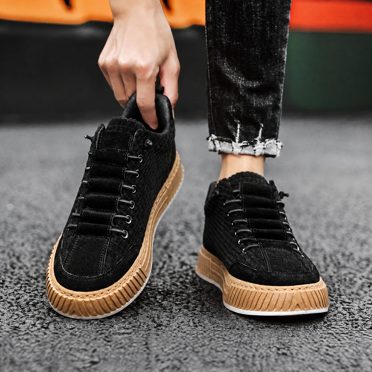 James - Men's Low-Top Lace-Up Trainers with Quilted Panel Design - Sneakers - Black - Davies & Cooper