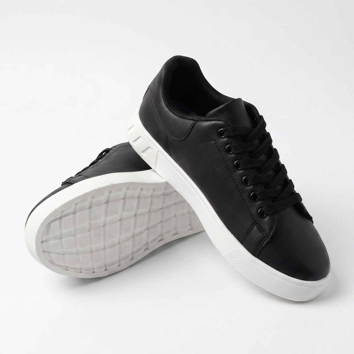 Jonas – Minimalist Casual Low-Top Trainers - Shoes - Black - Davies & Cooper