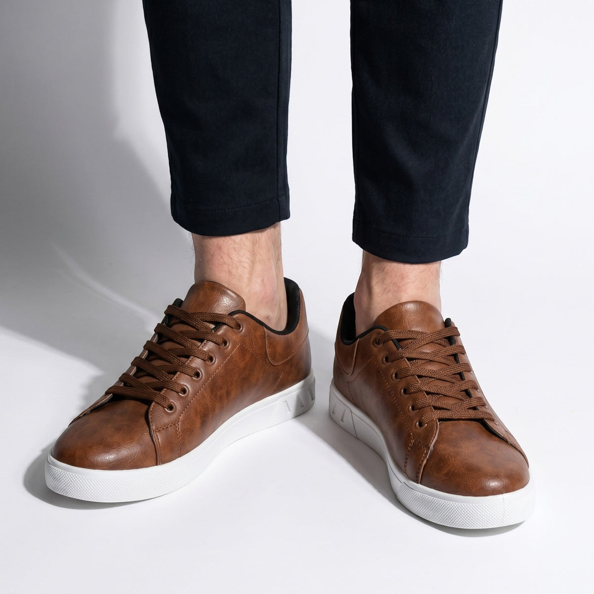 Jonas – Minimalist Casual Low-Top Trainers - Shoes - Brown - Davies & Cooper