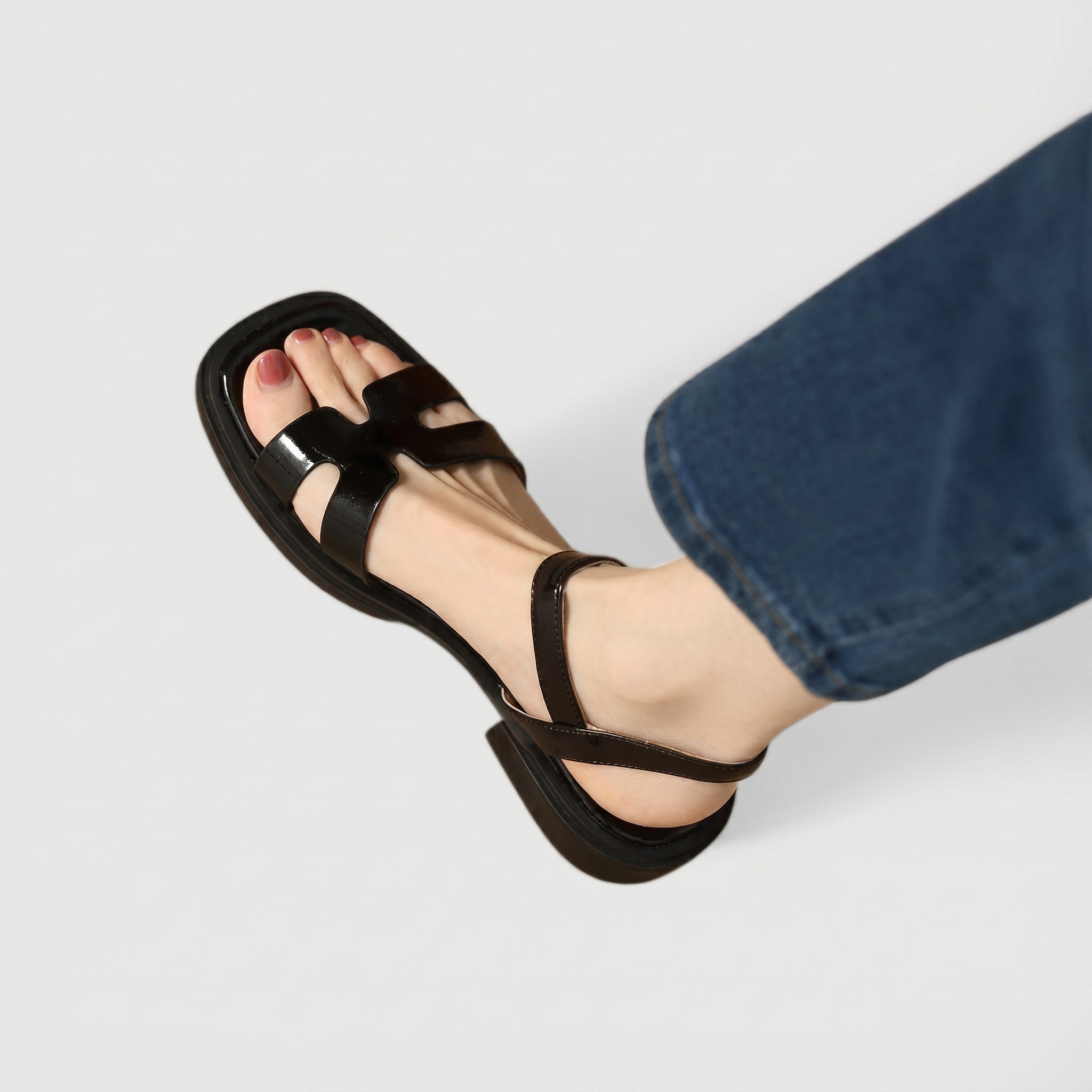 Nina - Women's Open Toe Flat Strap Sandals - Sandal - Black - Davies & Cooper