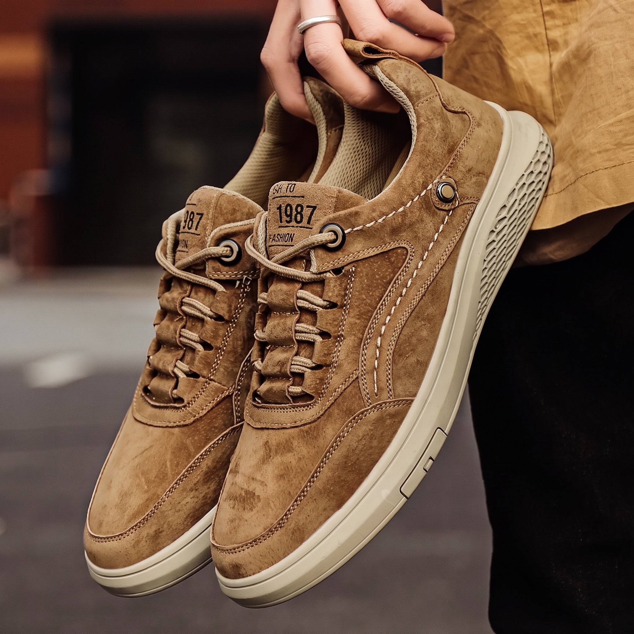 Oliver - Men's Low-Top Lace-Up Trainers with Stitched Panels - Sneakers - Khaki - Davies & Cooper