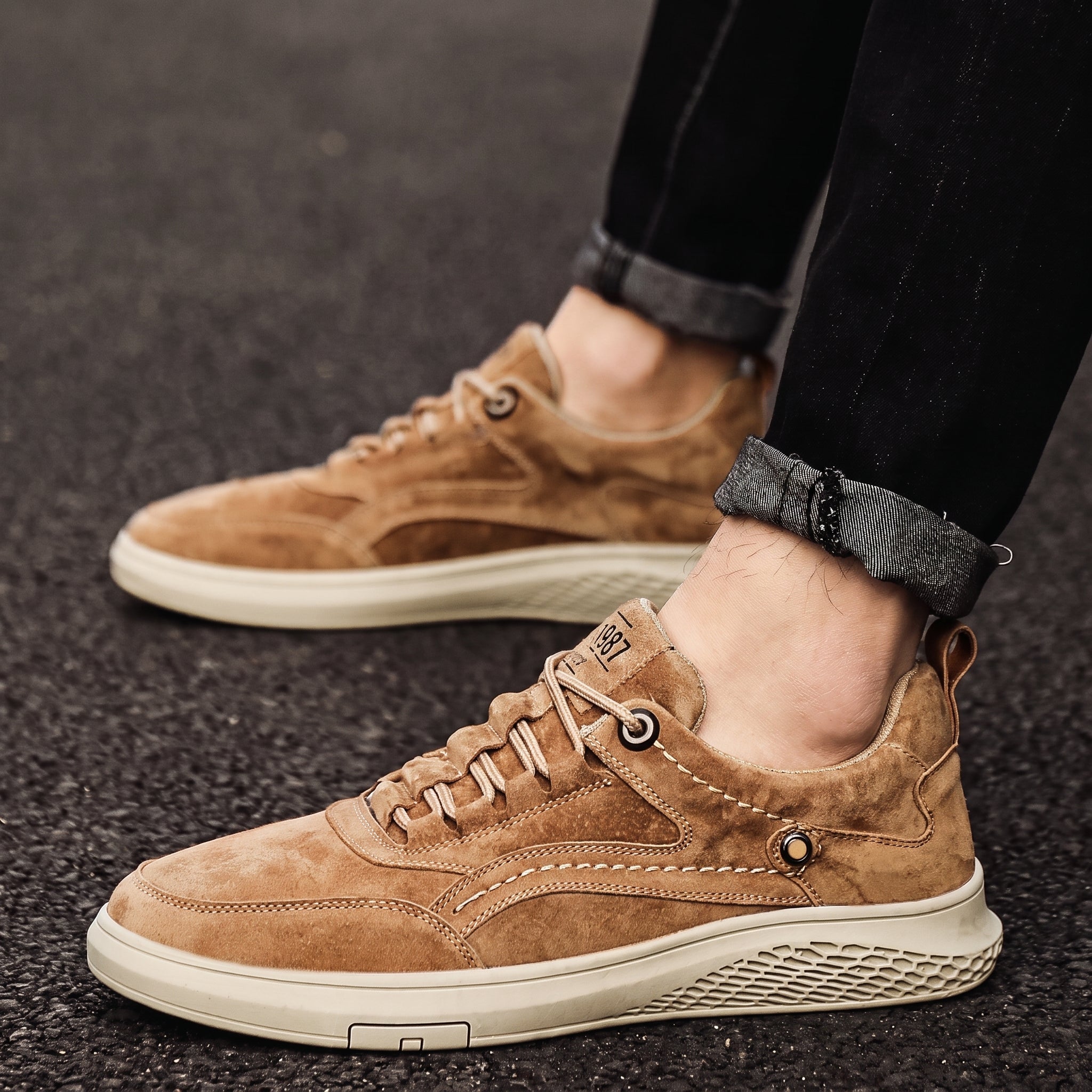 Oliver - Men's Low-Top Lace-Up Trainers with Stitched Panels - Sneakers - Khaki - Davies & Cooper
