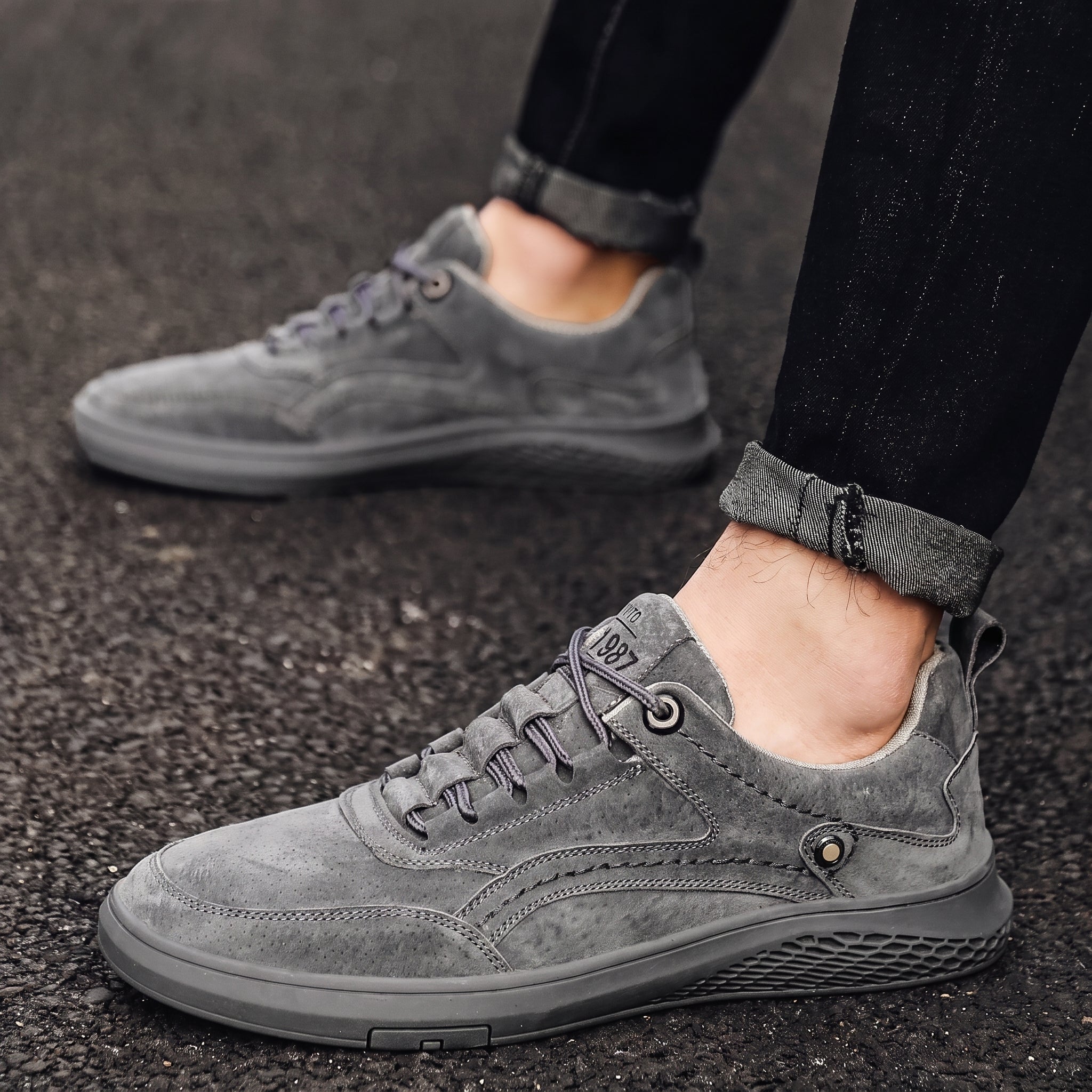Oliver - Men's Low-Top Lace-Up Trainers with Stitched Panels - Sneakers - Grey - Davies & Cooper