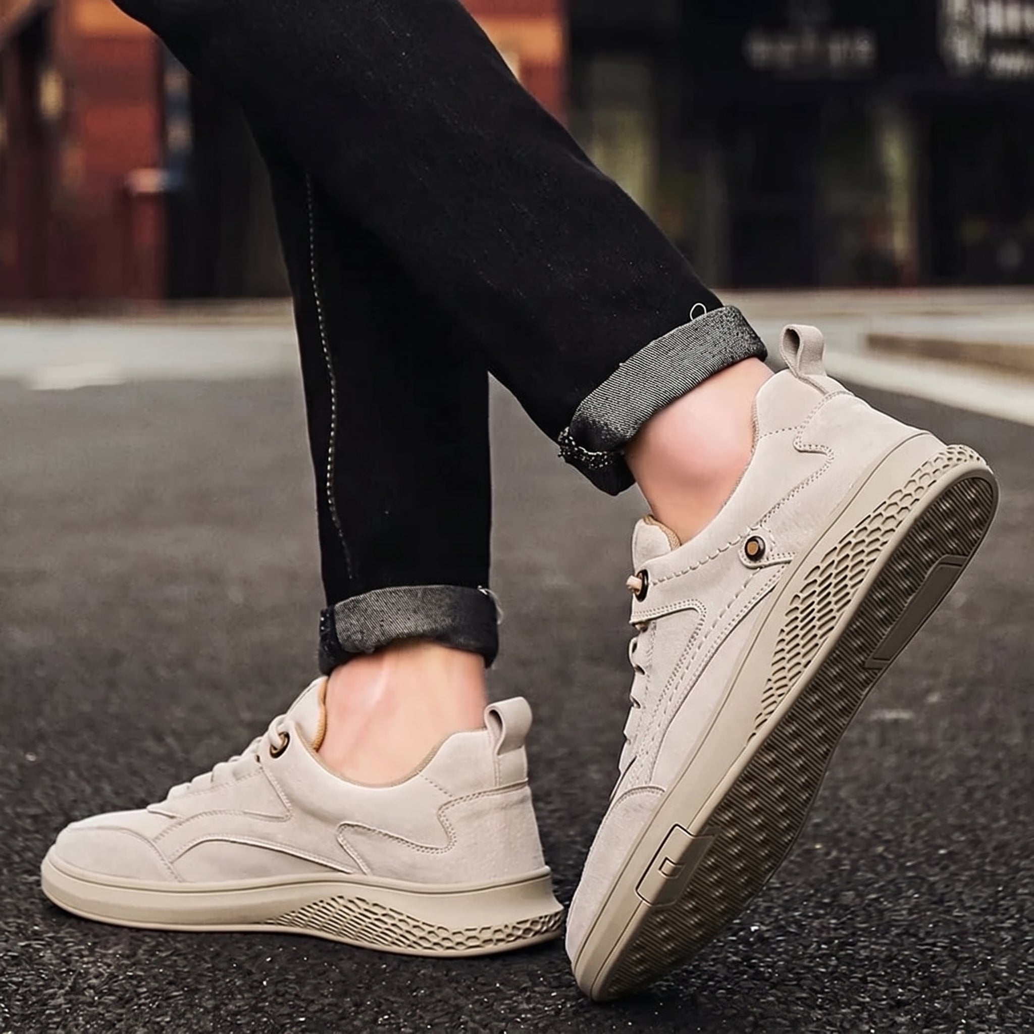 Oliver - Men's Low-Top Lace-Up Trainers with Stitched Panels - Sneakers - Beige - Davies & Cooper